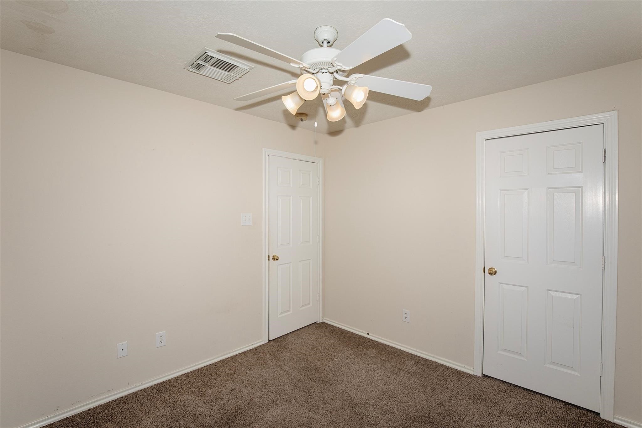 5008 Blanco Drive Property Photo 20