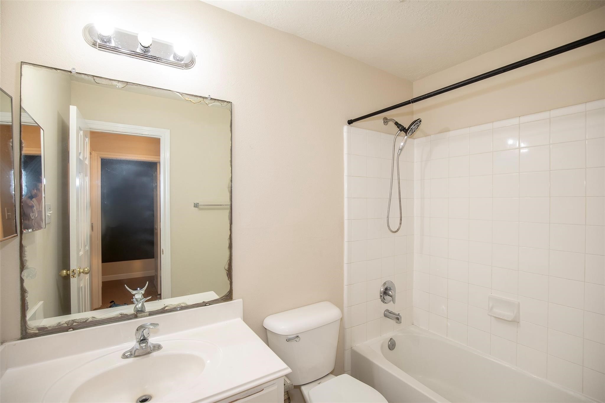 5008 Blanco Drive Property Photo 21