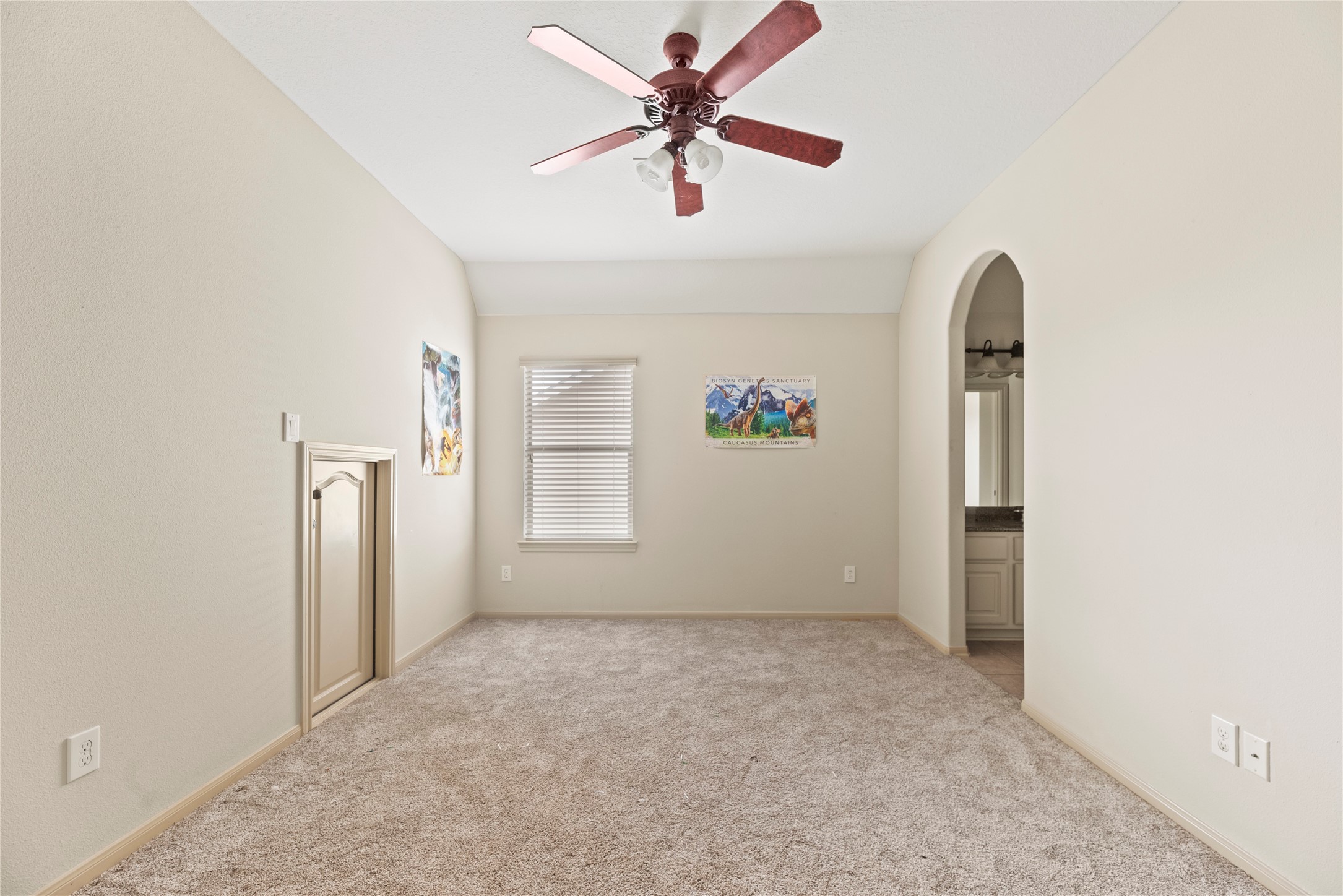 19507 Gladewater Court Property Photo 13