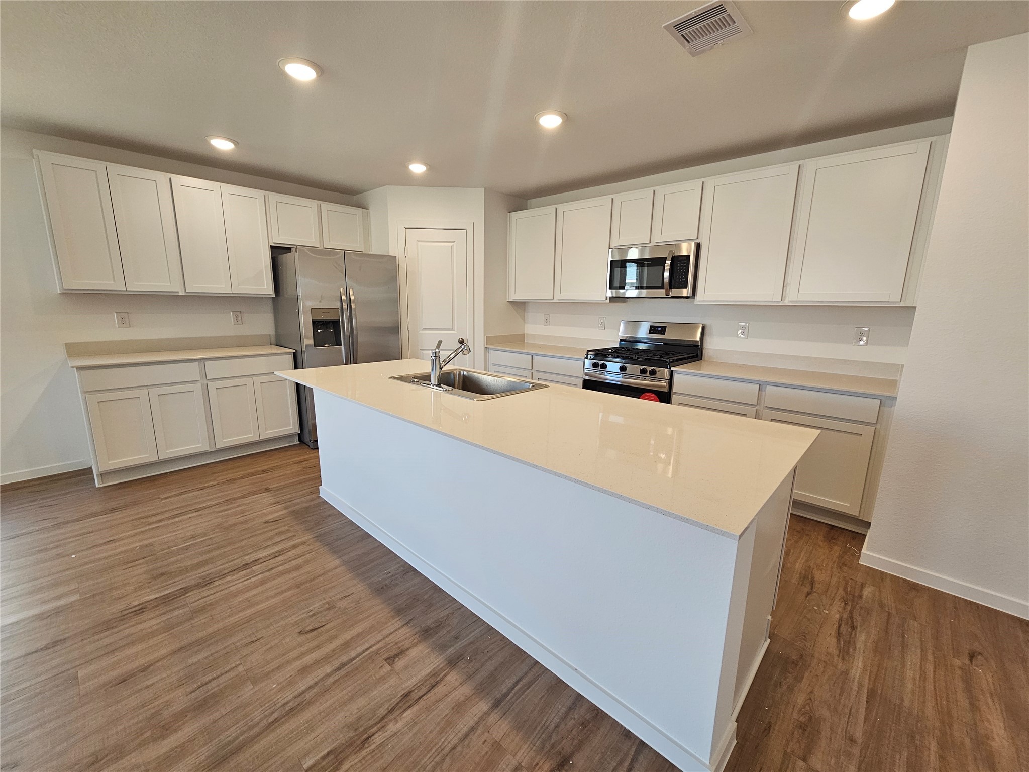 803 Whispering Winds Drive Property Photo 3