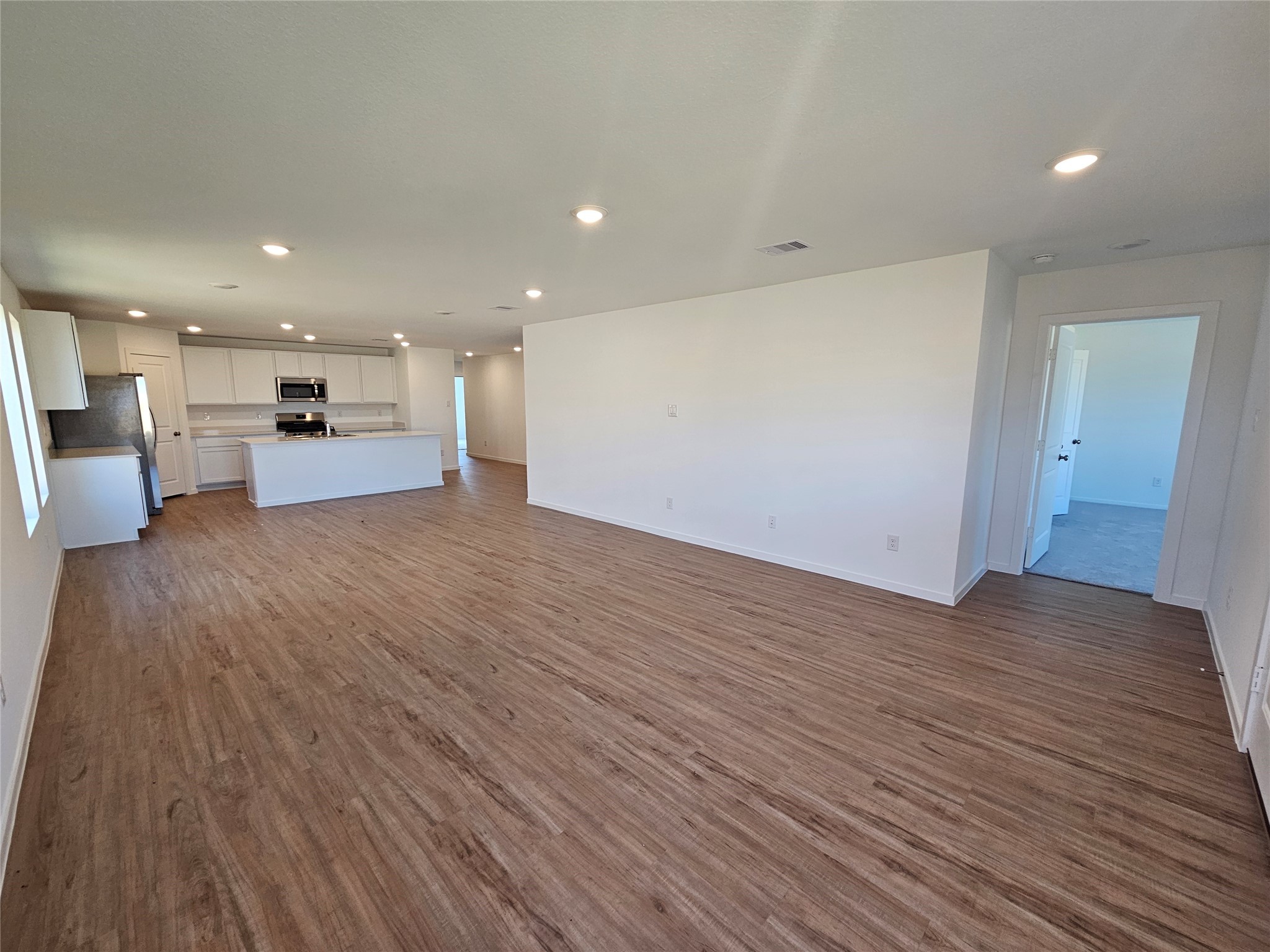 803 Whispering Winds Drive Property Photo 6