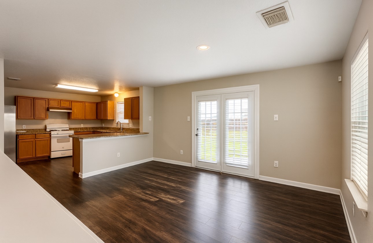 6731 Providence View Lane Property Photo 5