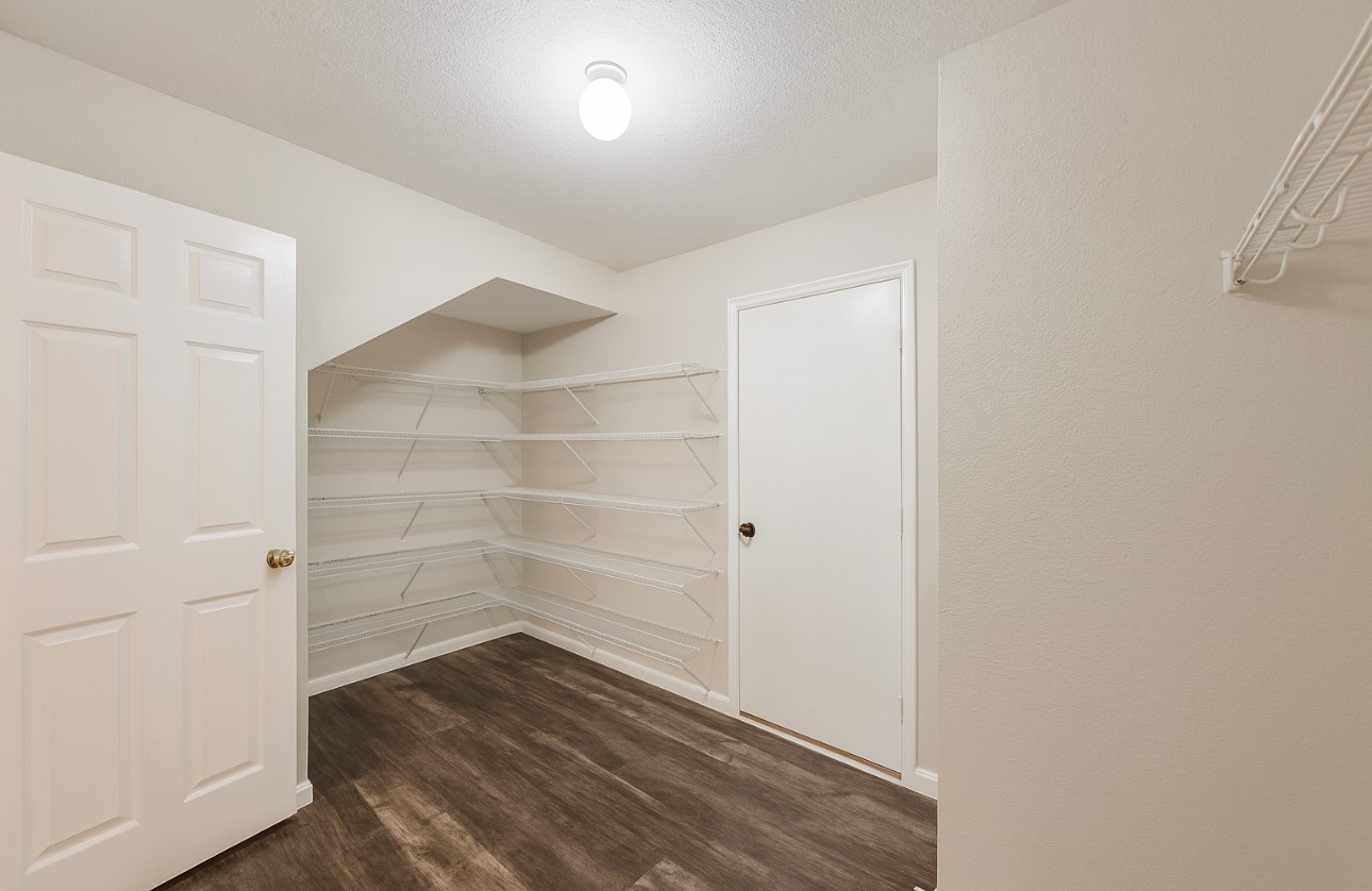 6731 Providence View Lane Property Photo 8