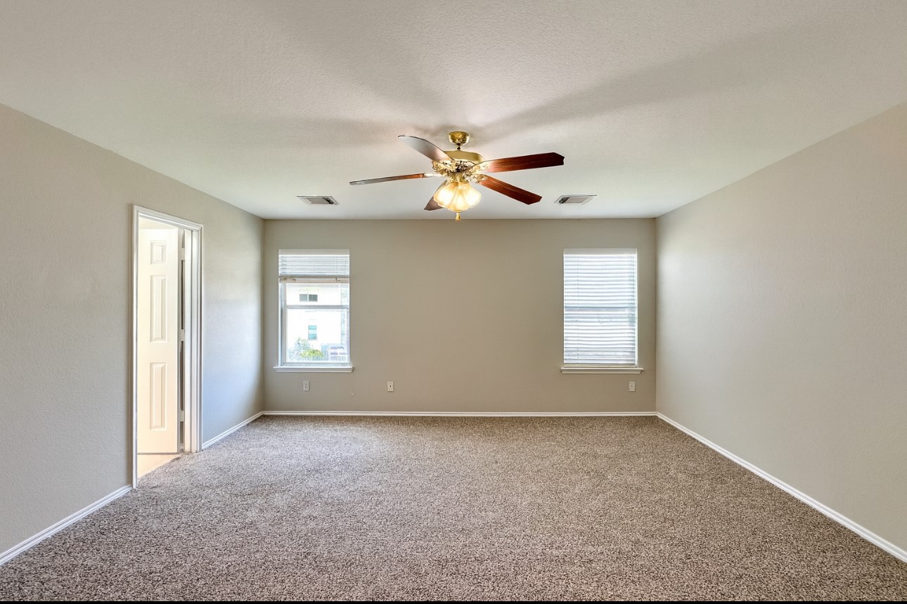 6731 Providence View Lane Property Photo 12