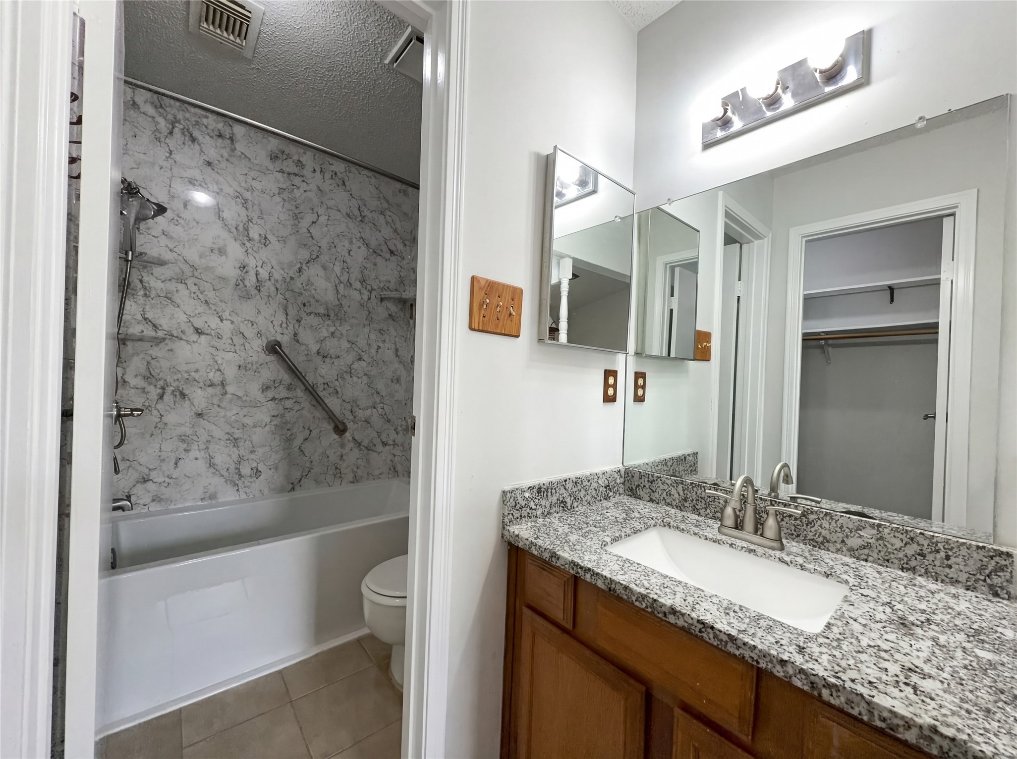 12300 Brookglade Circle 133 Property Photo 6