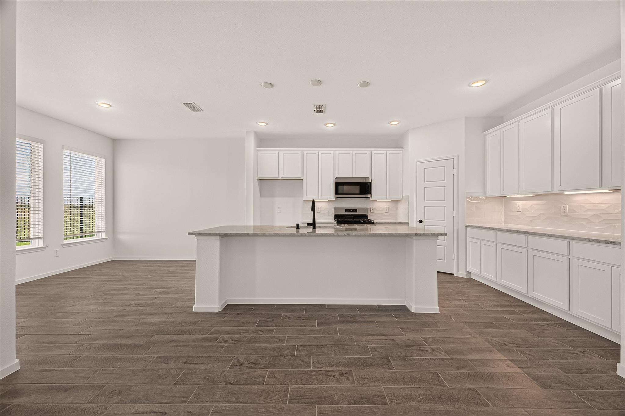 13610 Lago Vista Drive, Iowa Colony Tx 77583 Property Photo 16