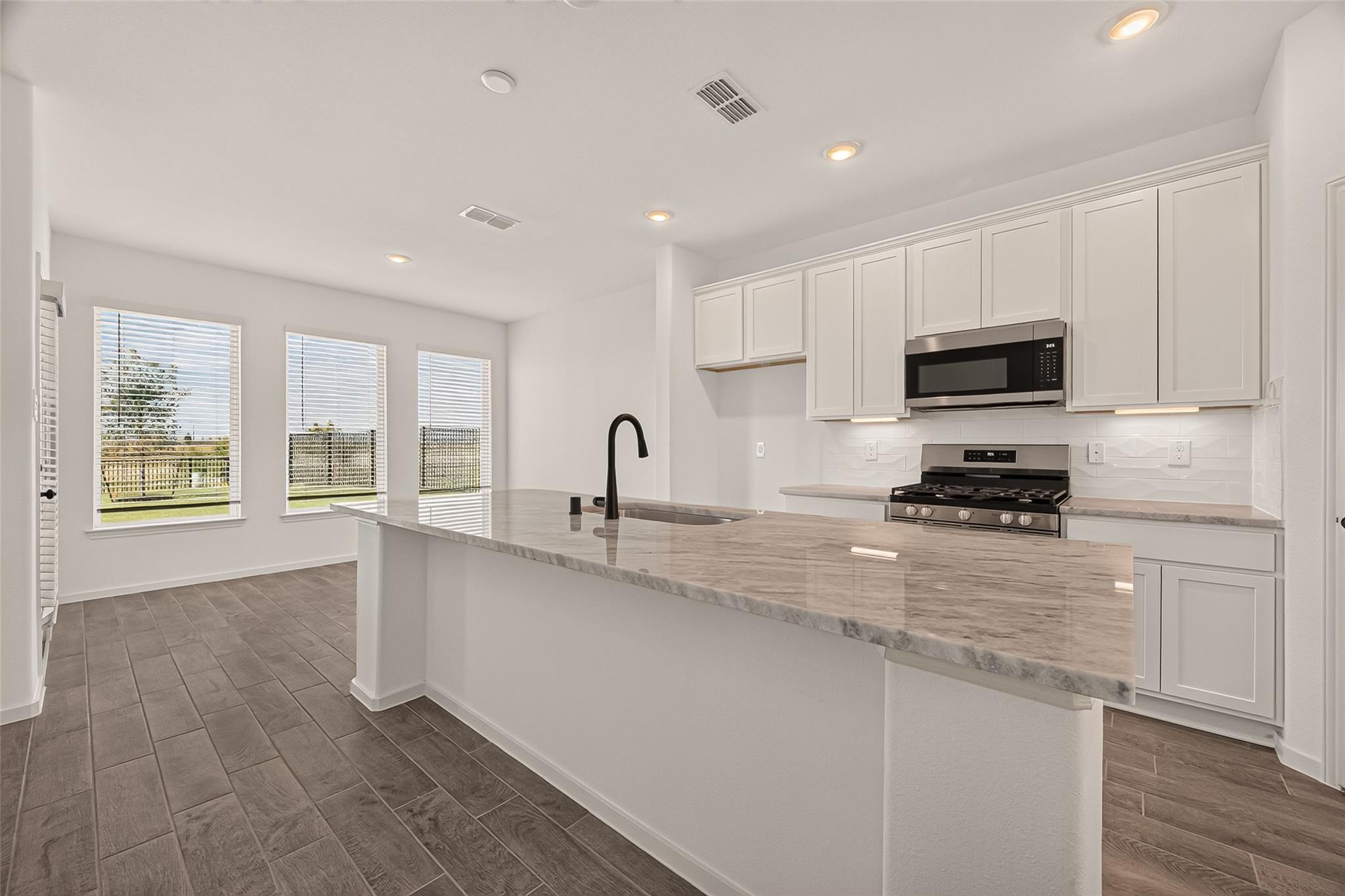 13610 Lago Vista Drive, Iowa Colony Tx 77583 Property Photo 17