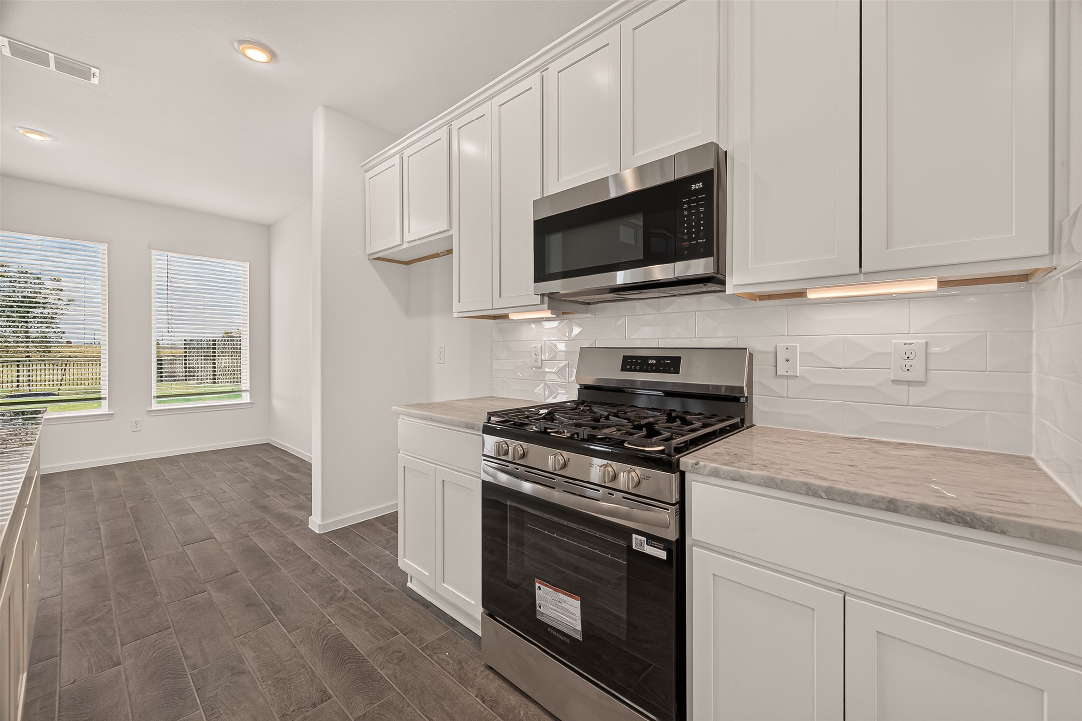 13610 Lago Vista Drive Property Photo 18