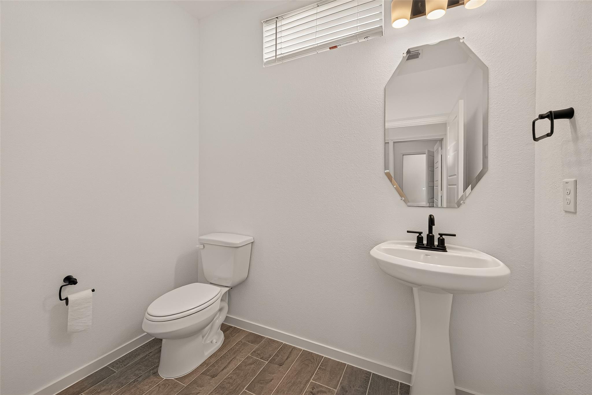 13610 Lago Vista Drive, Iowa Colony Tx 77583 Property Photo 23