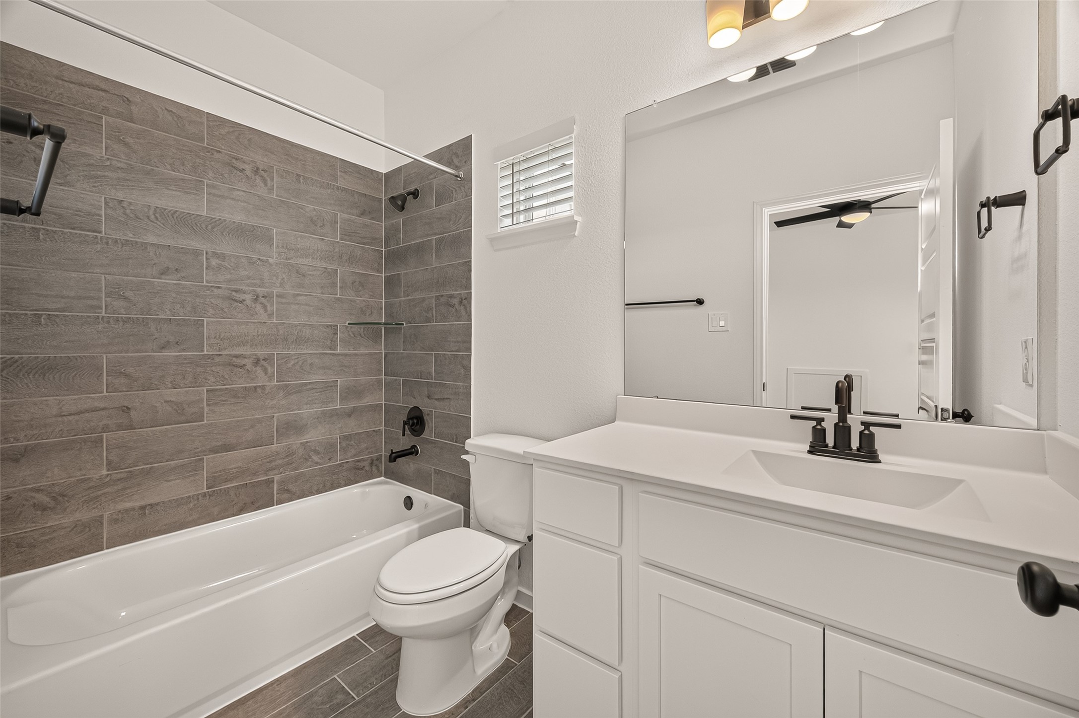 13610 Lago Vista Drive Property Photo 27