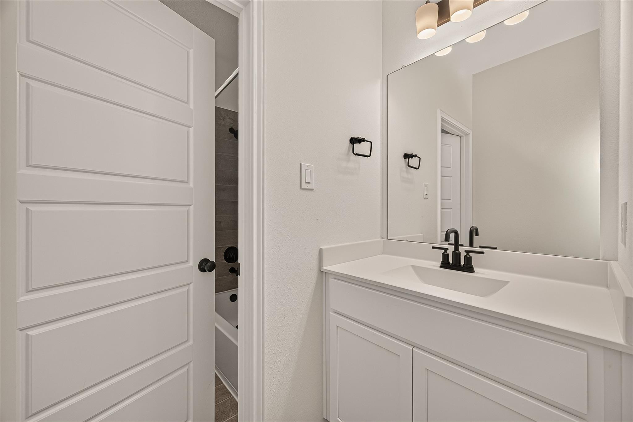 13610 Lago Vista Drive, Iowa Colony Tx 77583 Property Photo 32