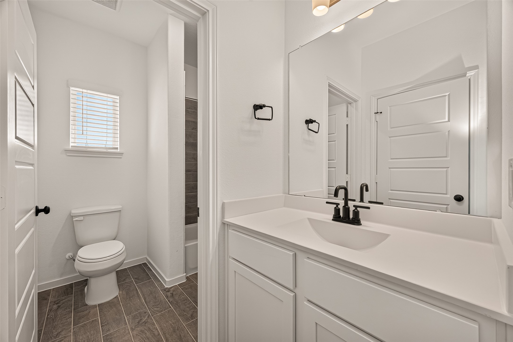 13610 Lago Vista Drive Property Photo 36