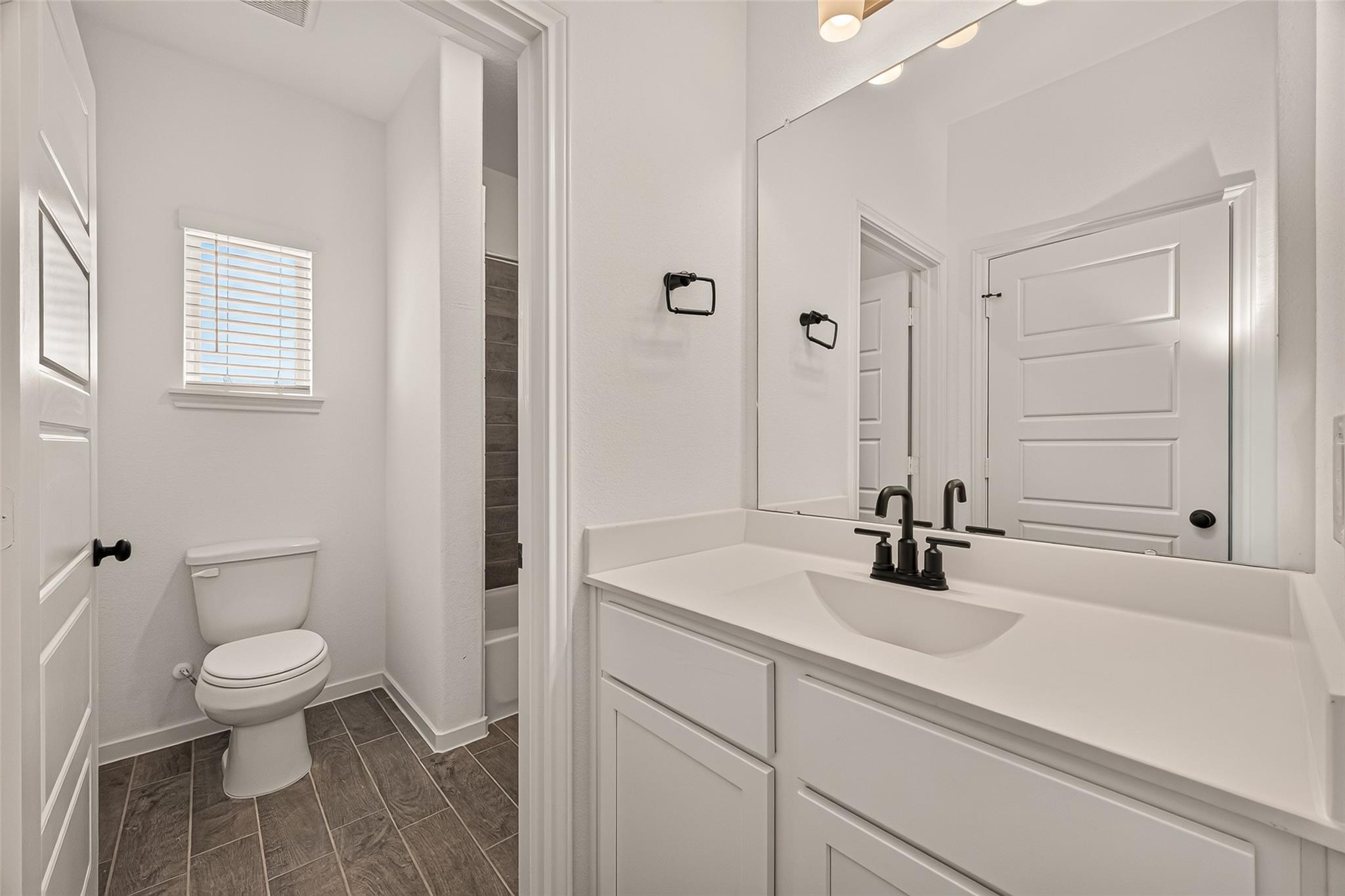 13610 Lago Vista Drive, Iowa Colony Tx 77583 Property Photo 36