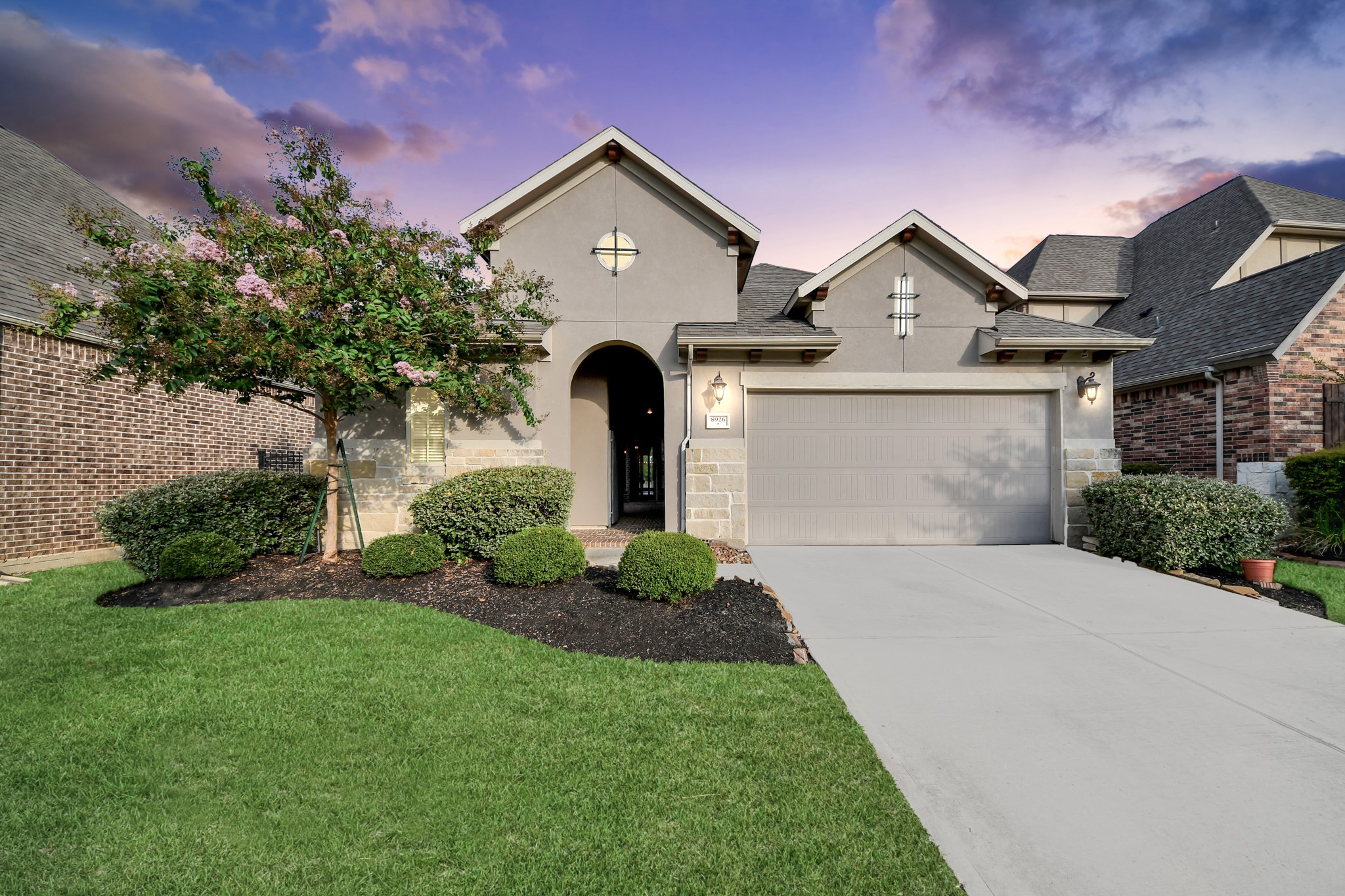 8926 Leaning Hollow Lane Property Photo 1