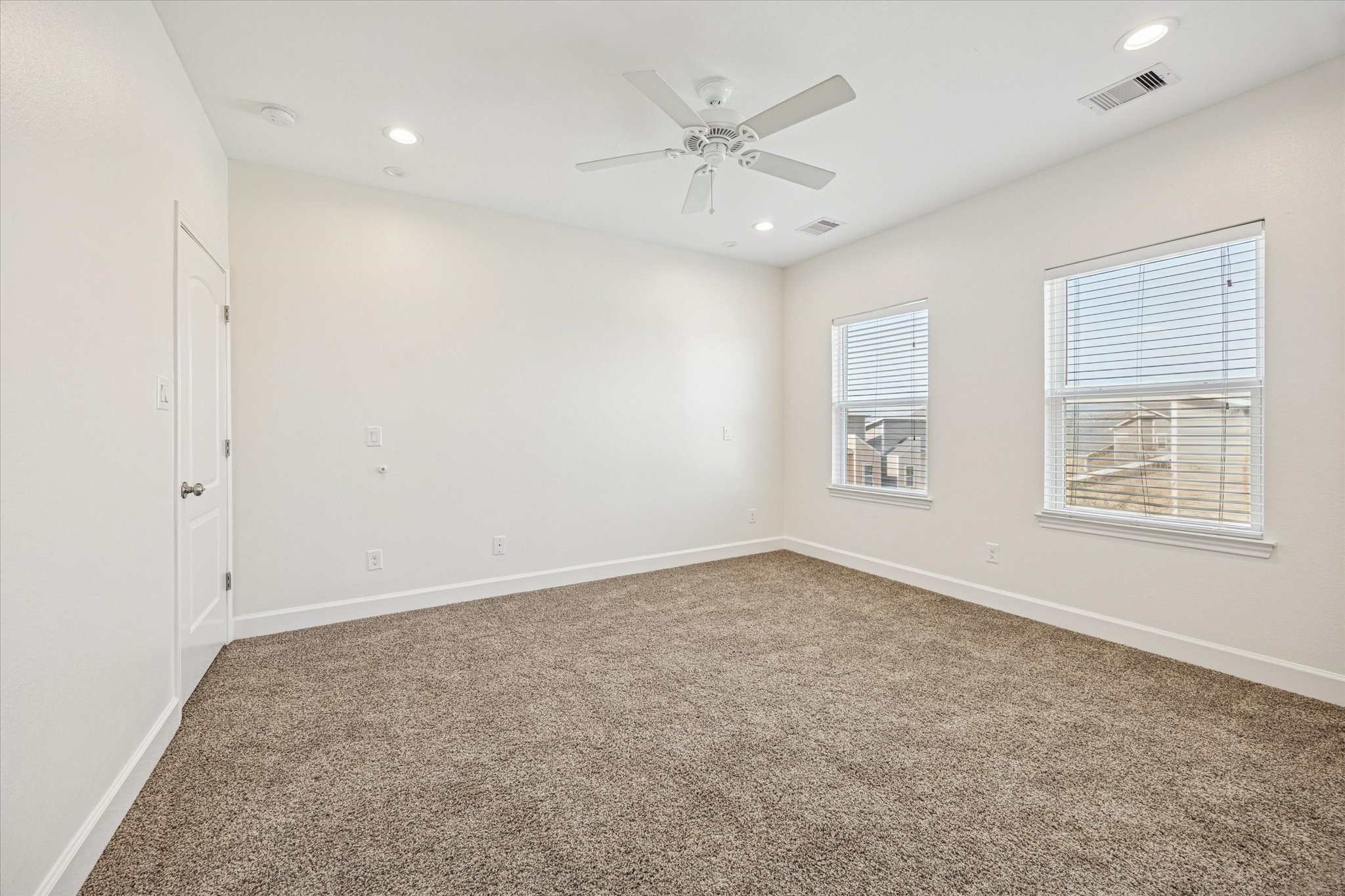 5402 Jonathan Lane Property Photo 22