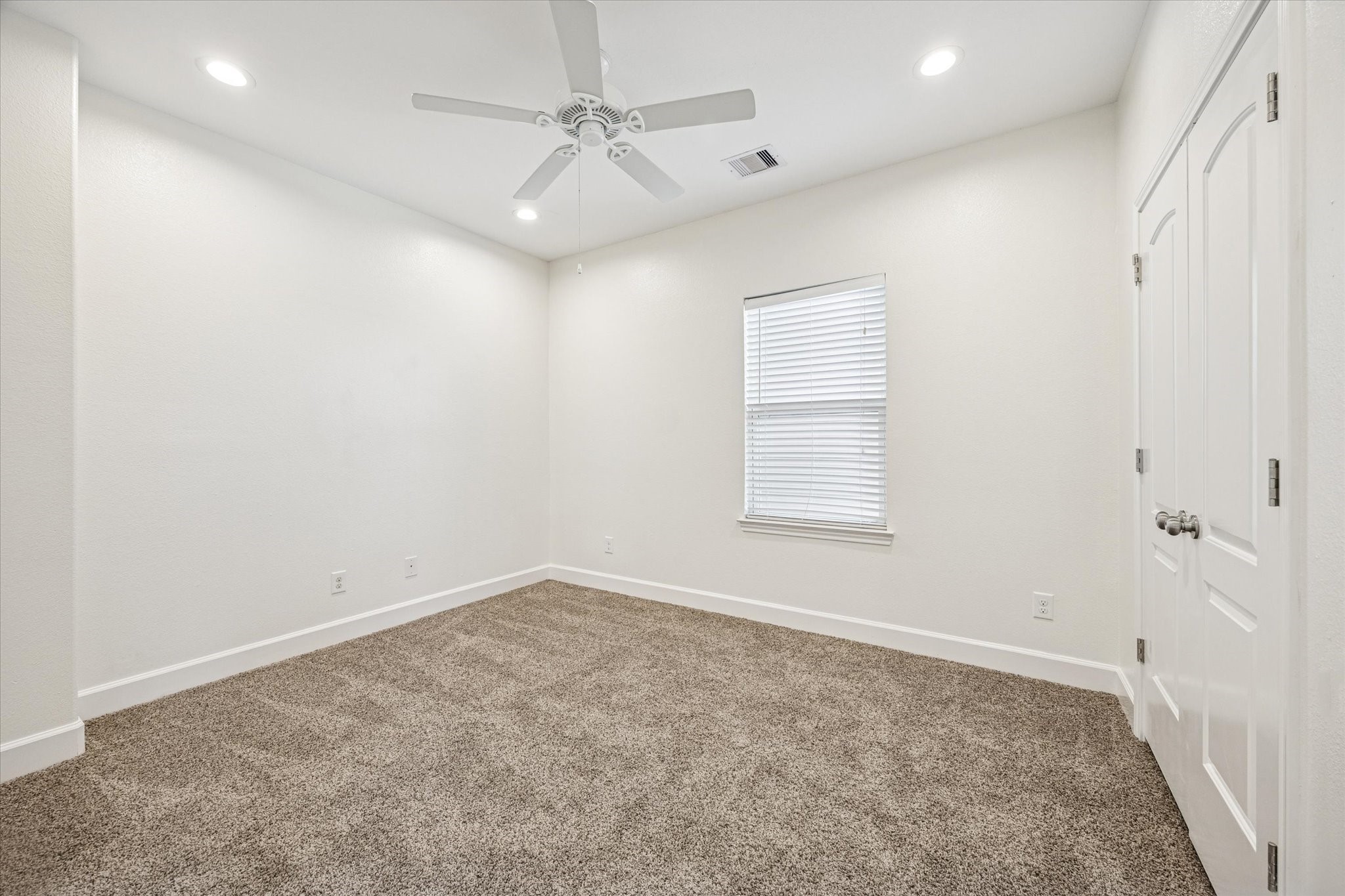 5402 Jonathan Lane Property Photo 28