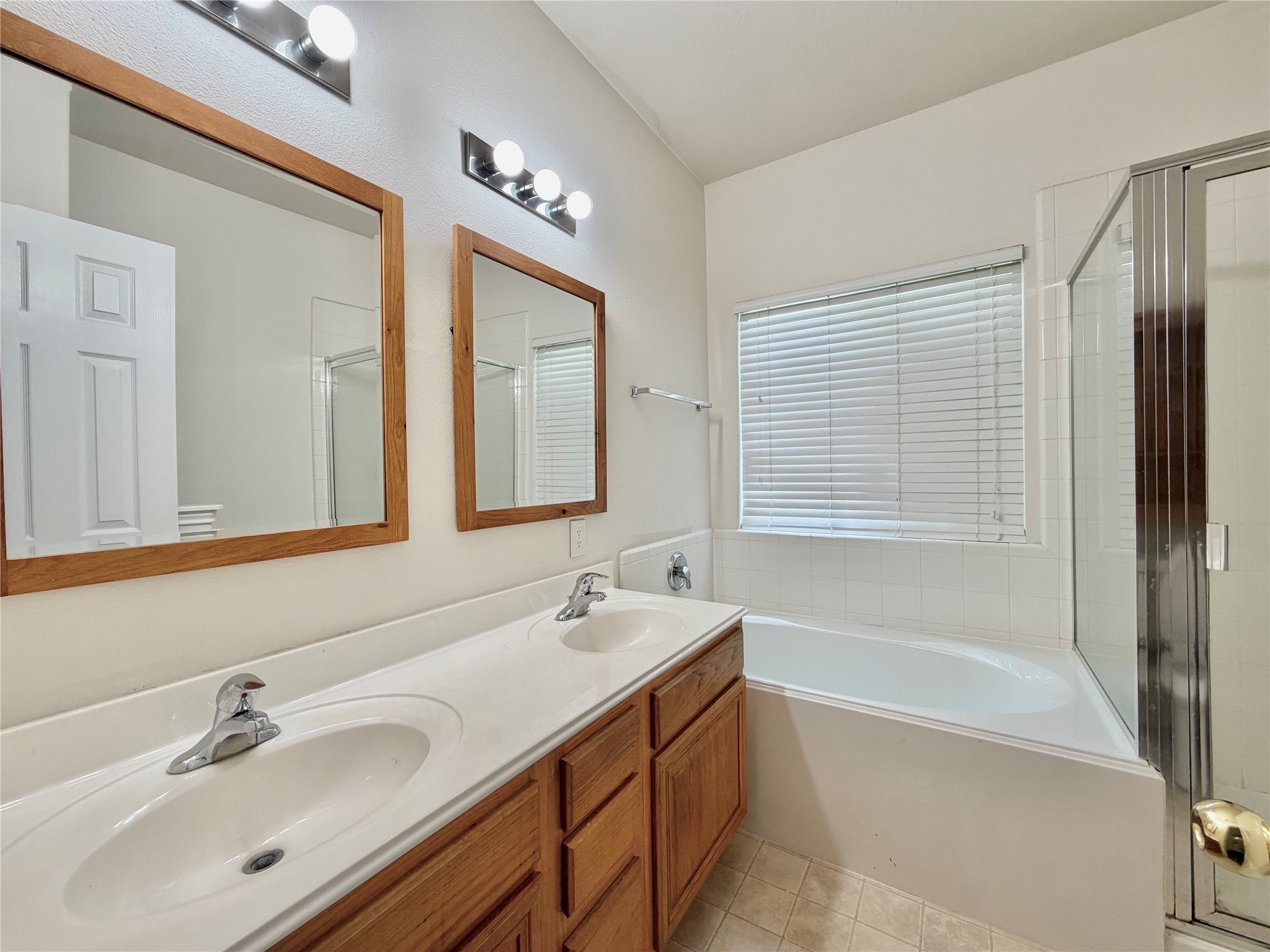 3211 Amber Meadow Drive Property Photo 13