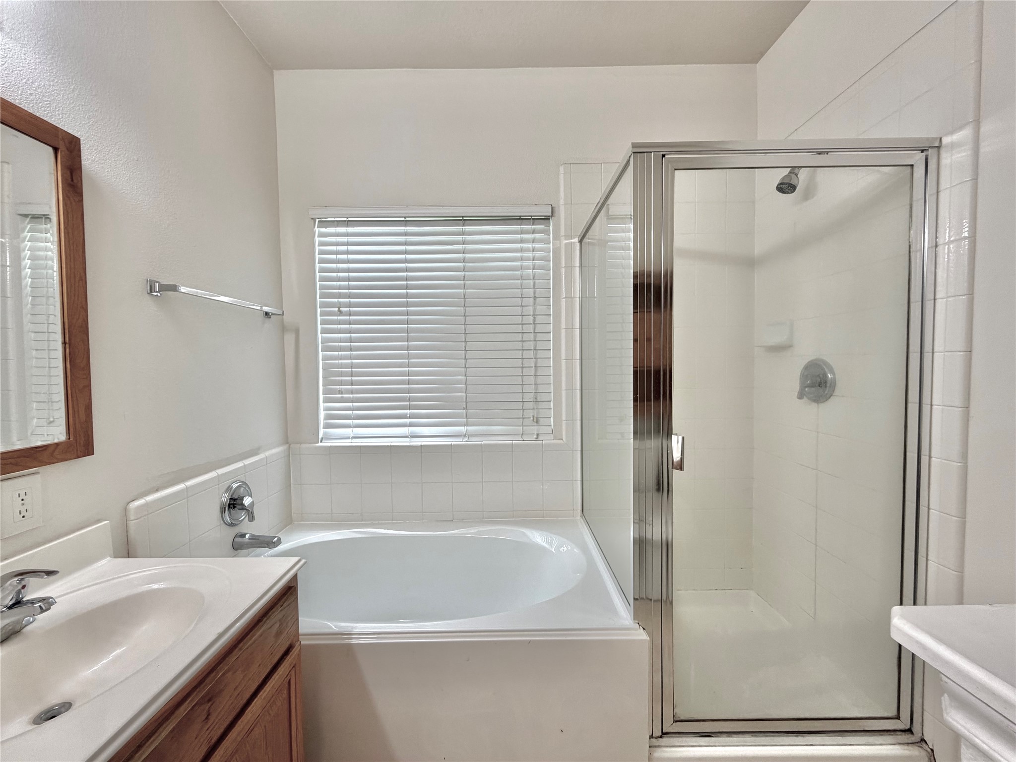 3211 Amber Meadow Drive Property Photo 14