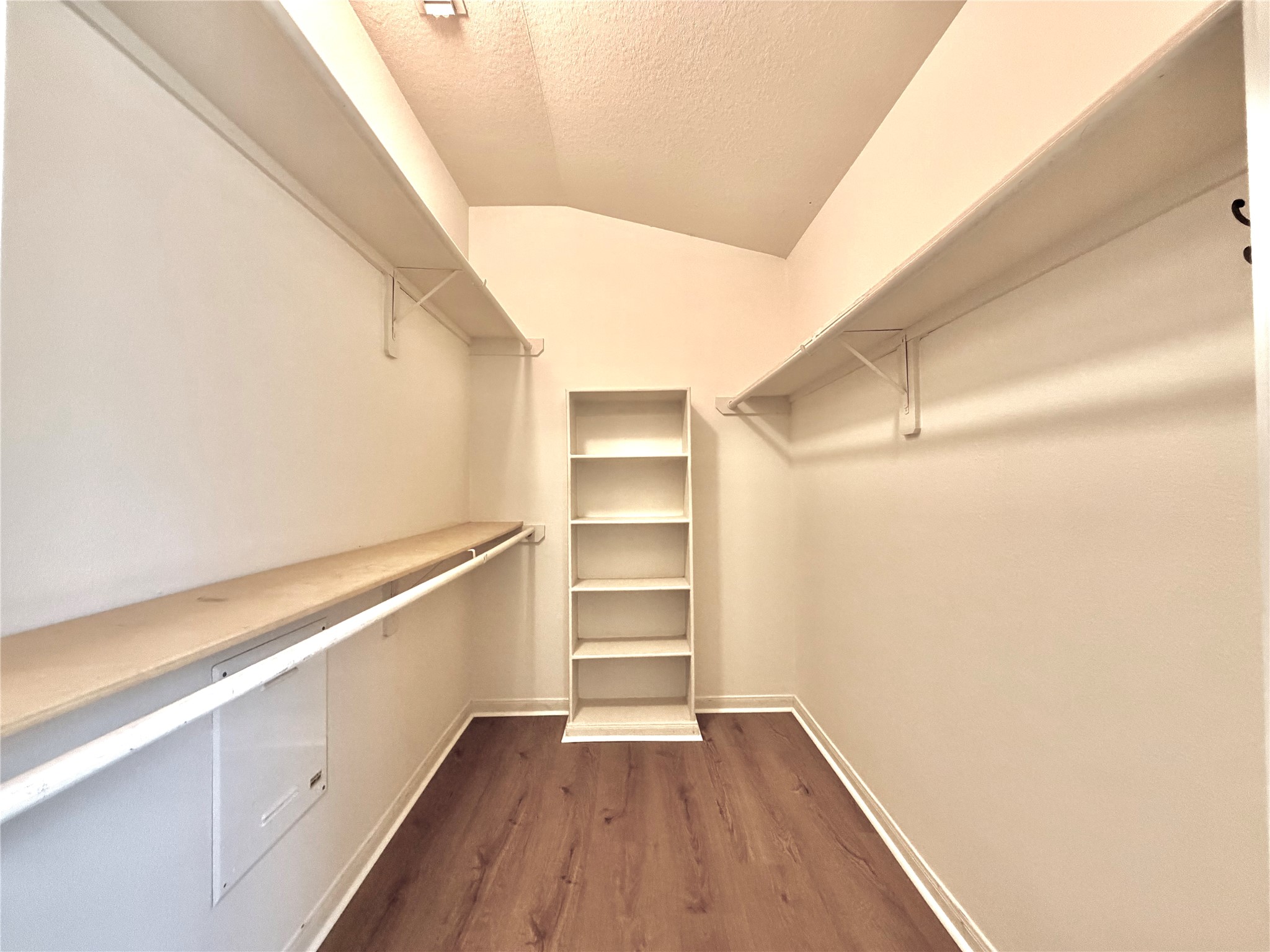3211 Amber Meadow Drive Property Photo 15