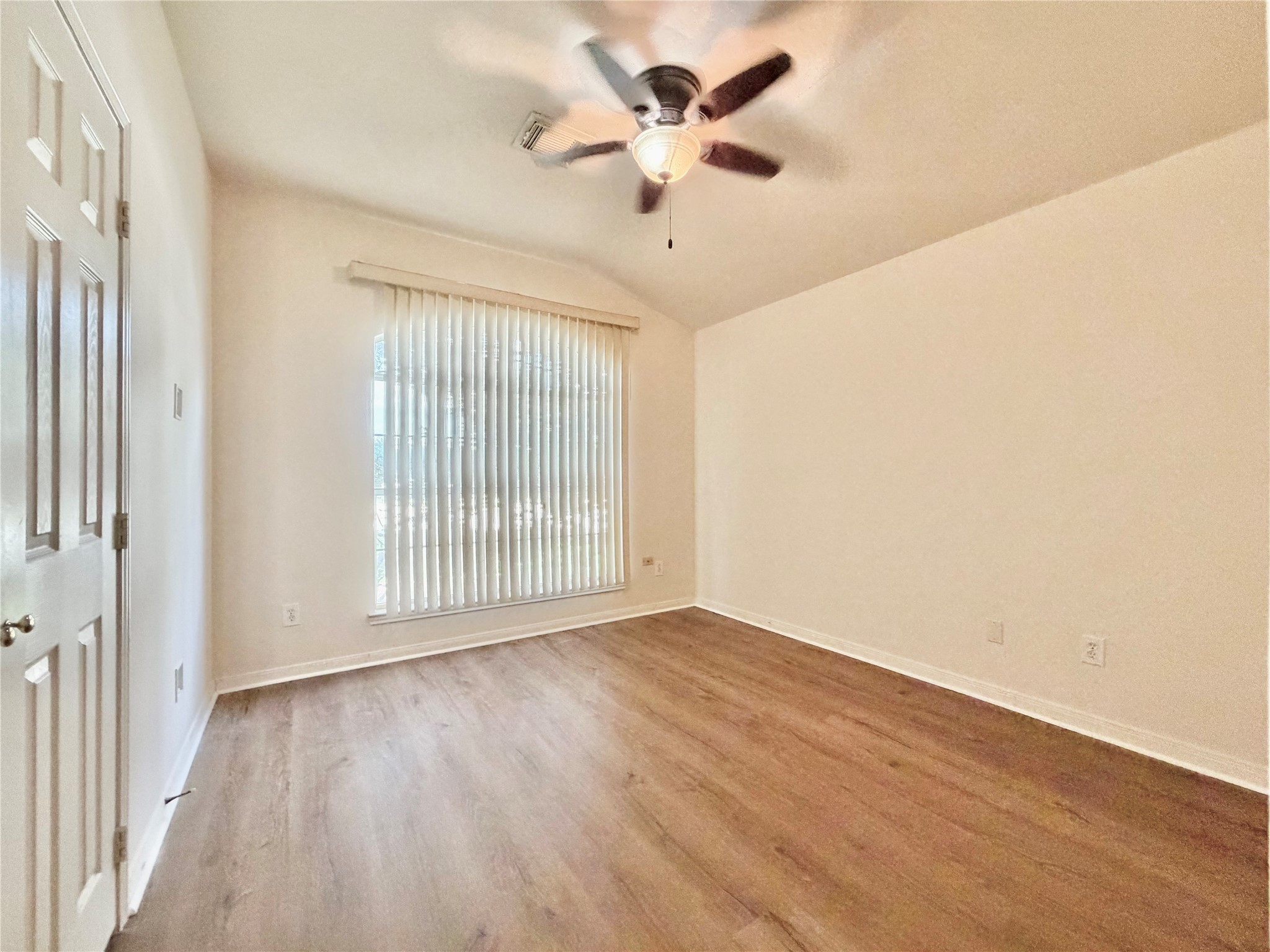 3211 Amber Meadow Drive Property Photo 17