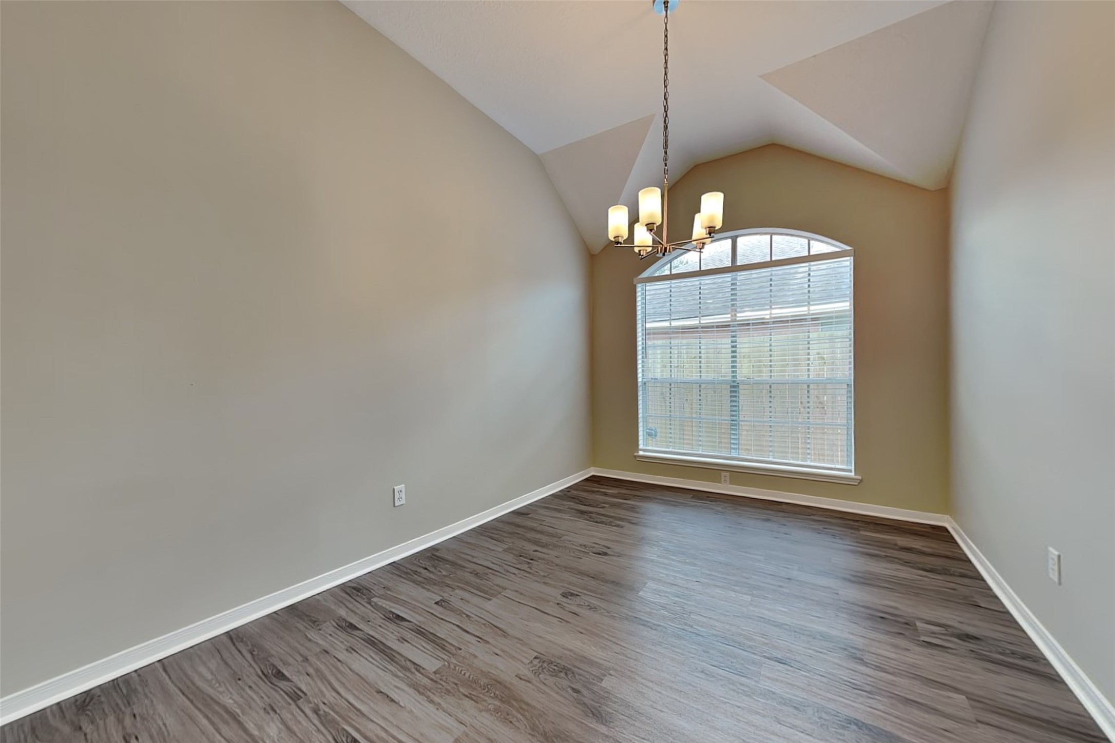30915 Trinket Drive Property Photo 5
