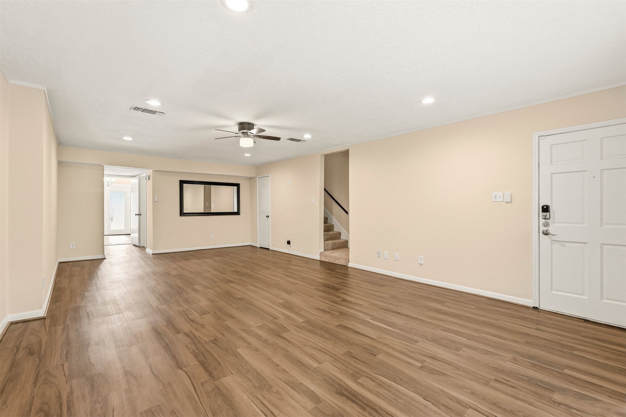496 N Post Oak Lane 496 Property Photo 5