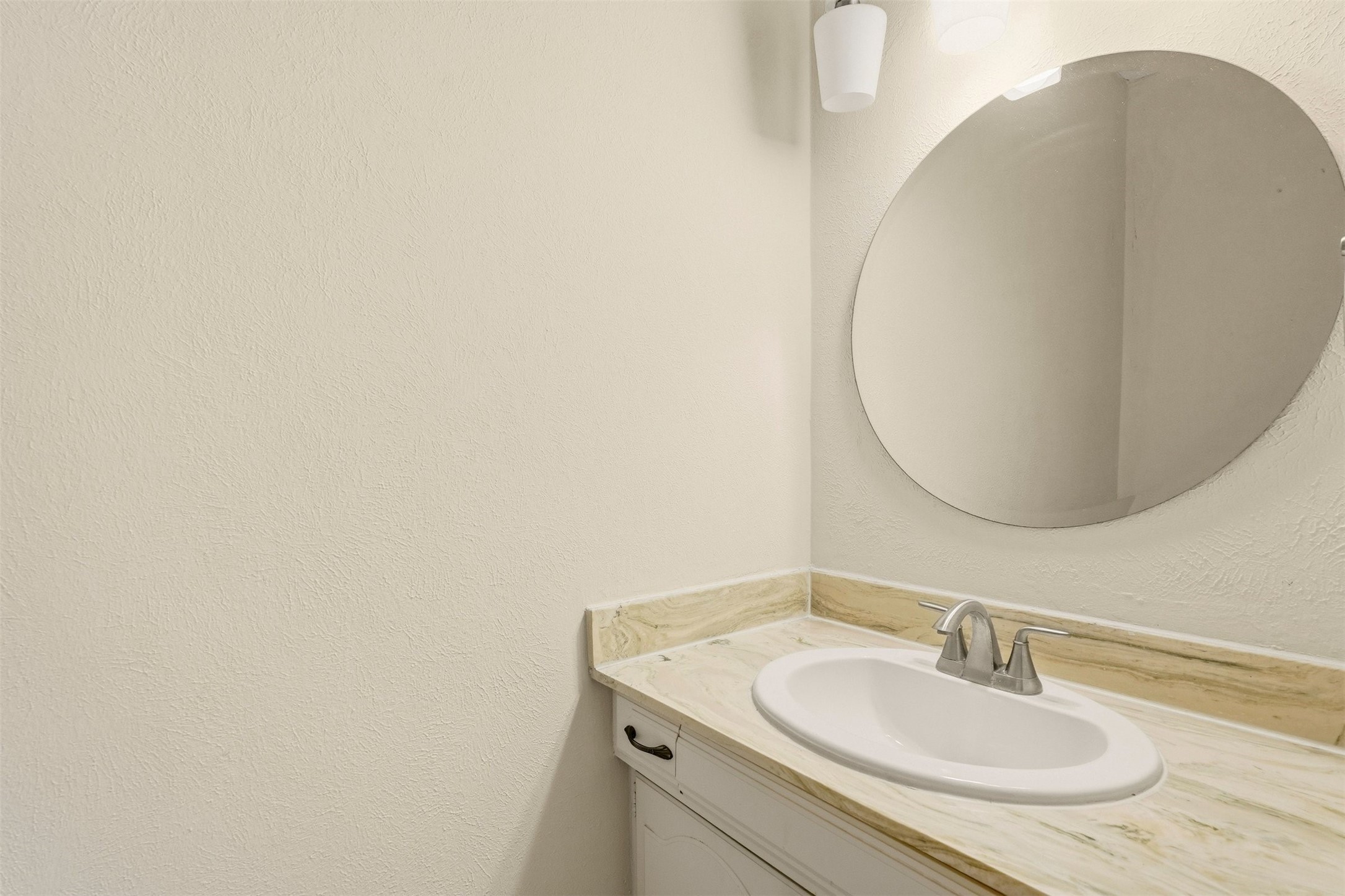 496 N Post Oak Lane 496 Property Photo 8