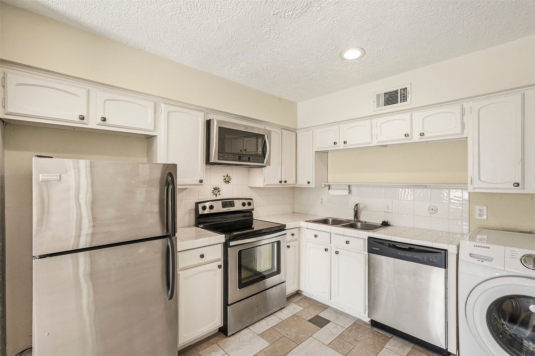 496 N Post Oak Lane 496 Property Photo 11