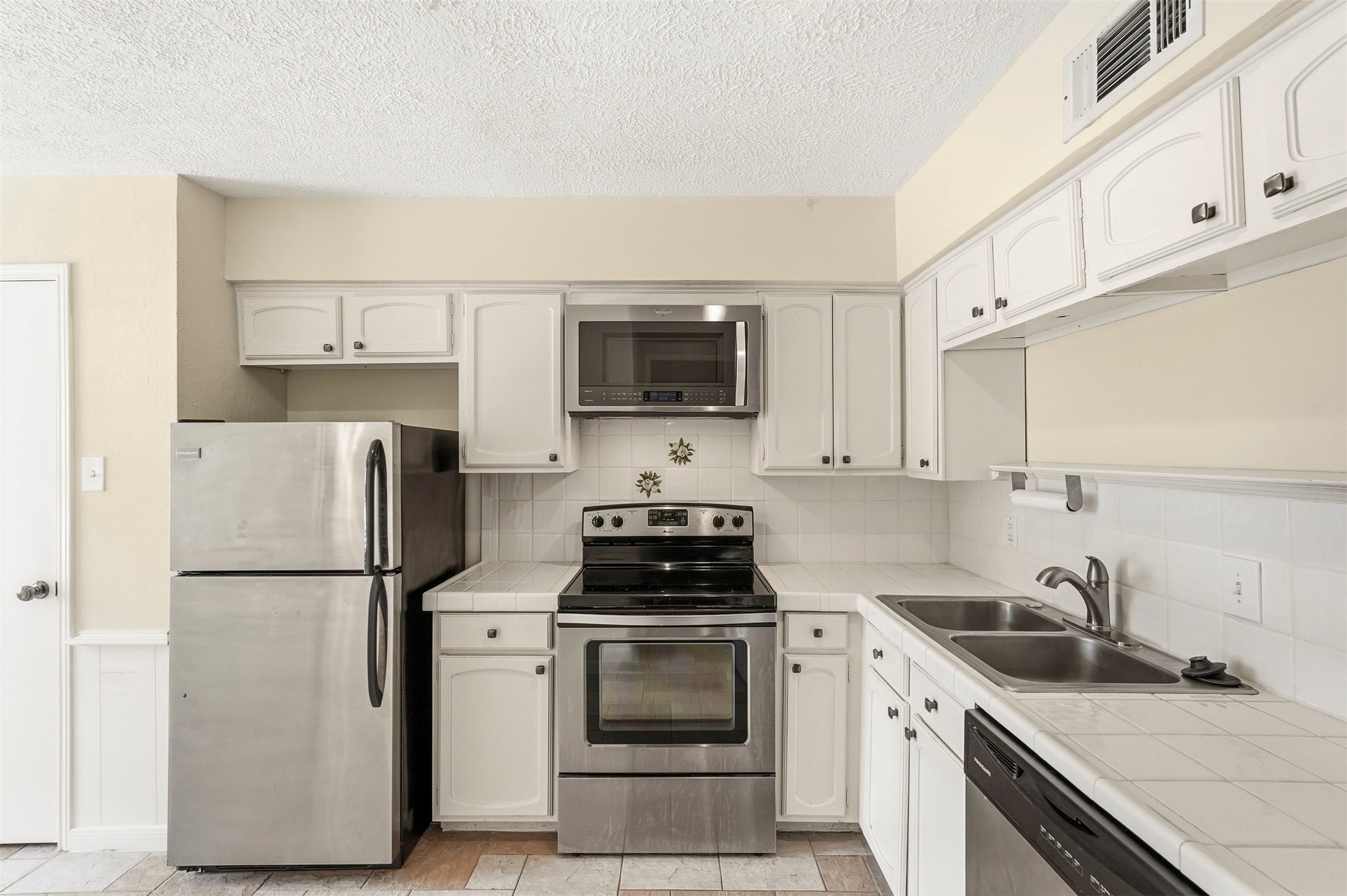 496 N Post Oak Lane 496 Property Photo 14