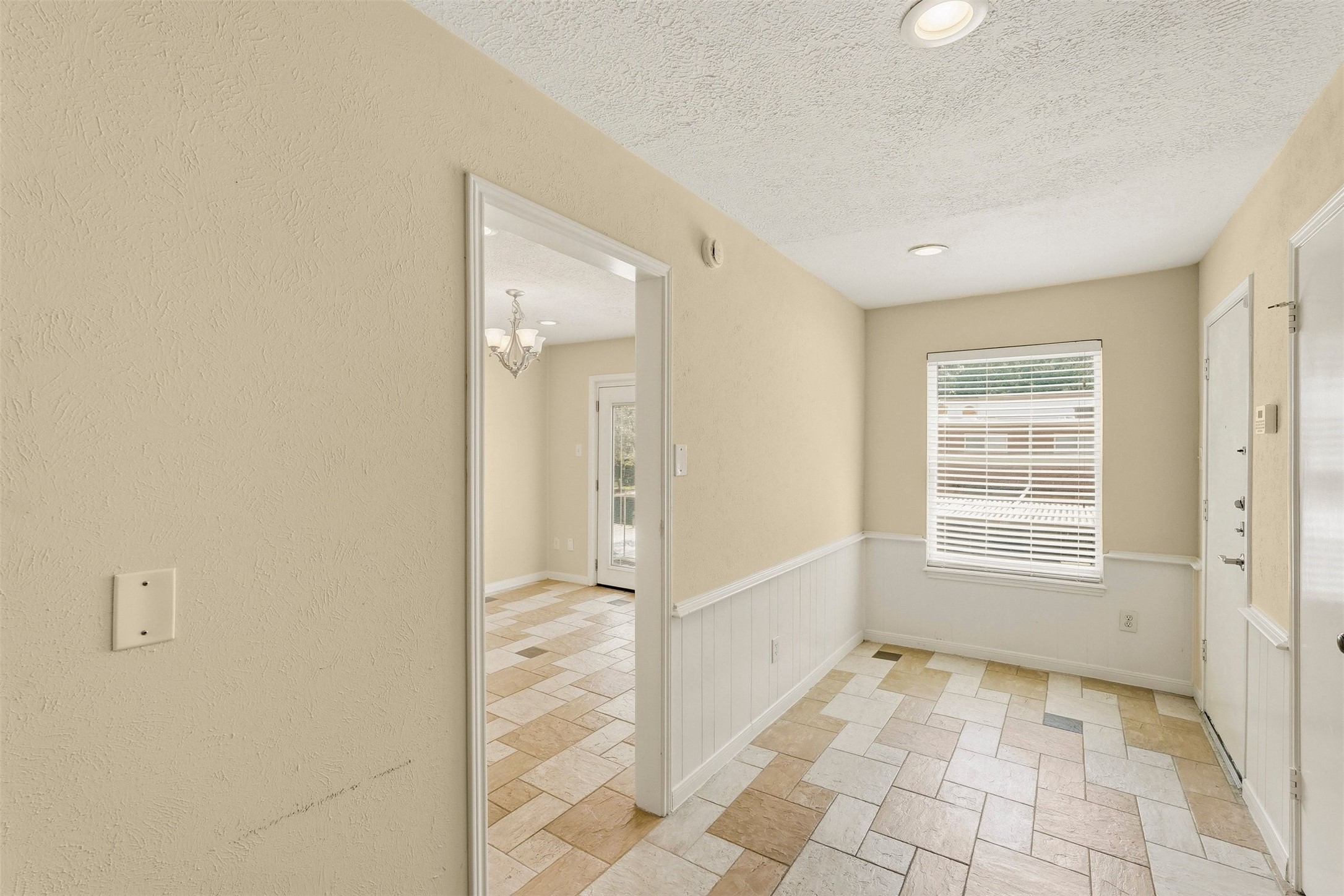 496 N Post Oak Lane 496 Property Photo 16