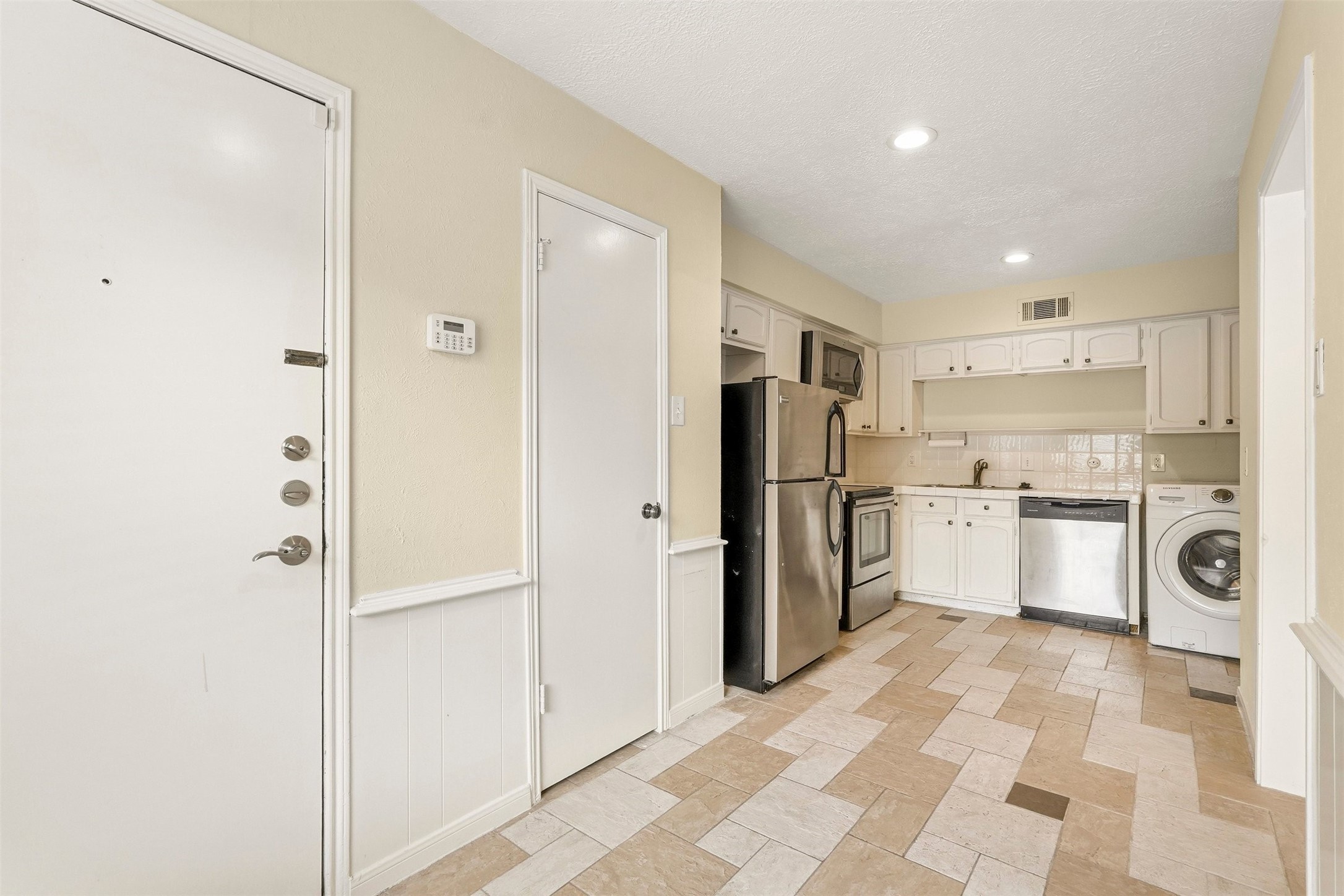 496 N Post Oak Lane 496 Property Photo 17
