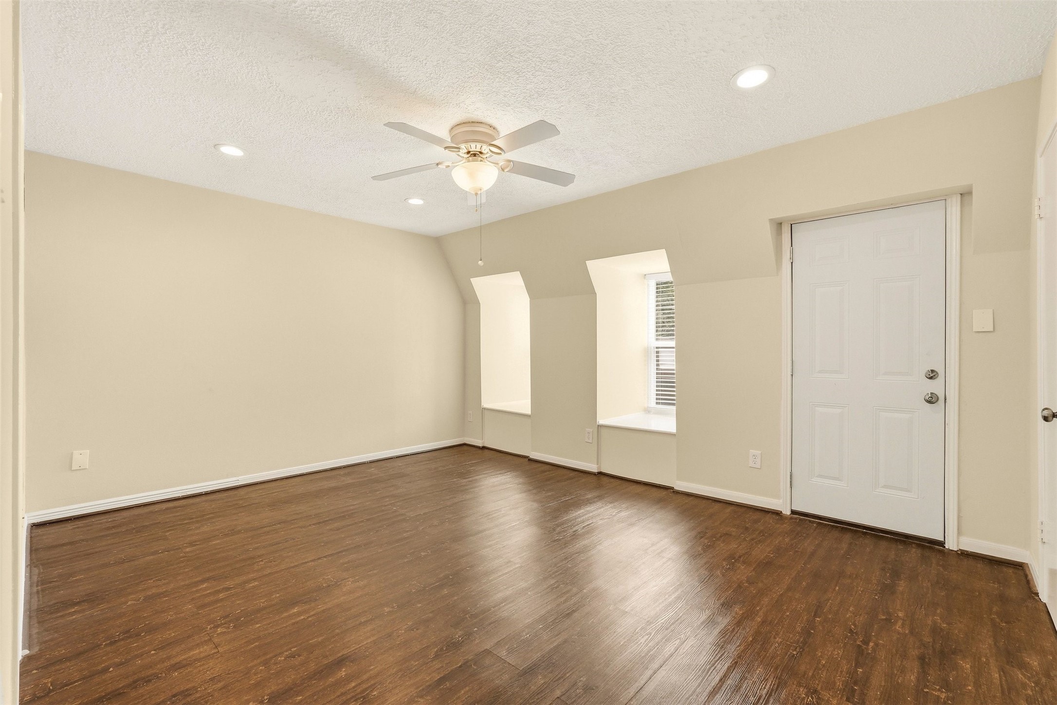 496 N Post Oak Lane 496 Property Photo 19