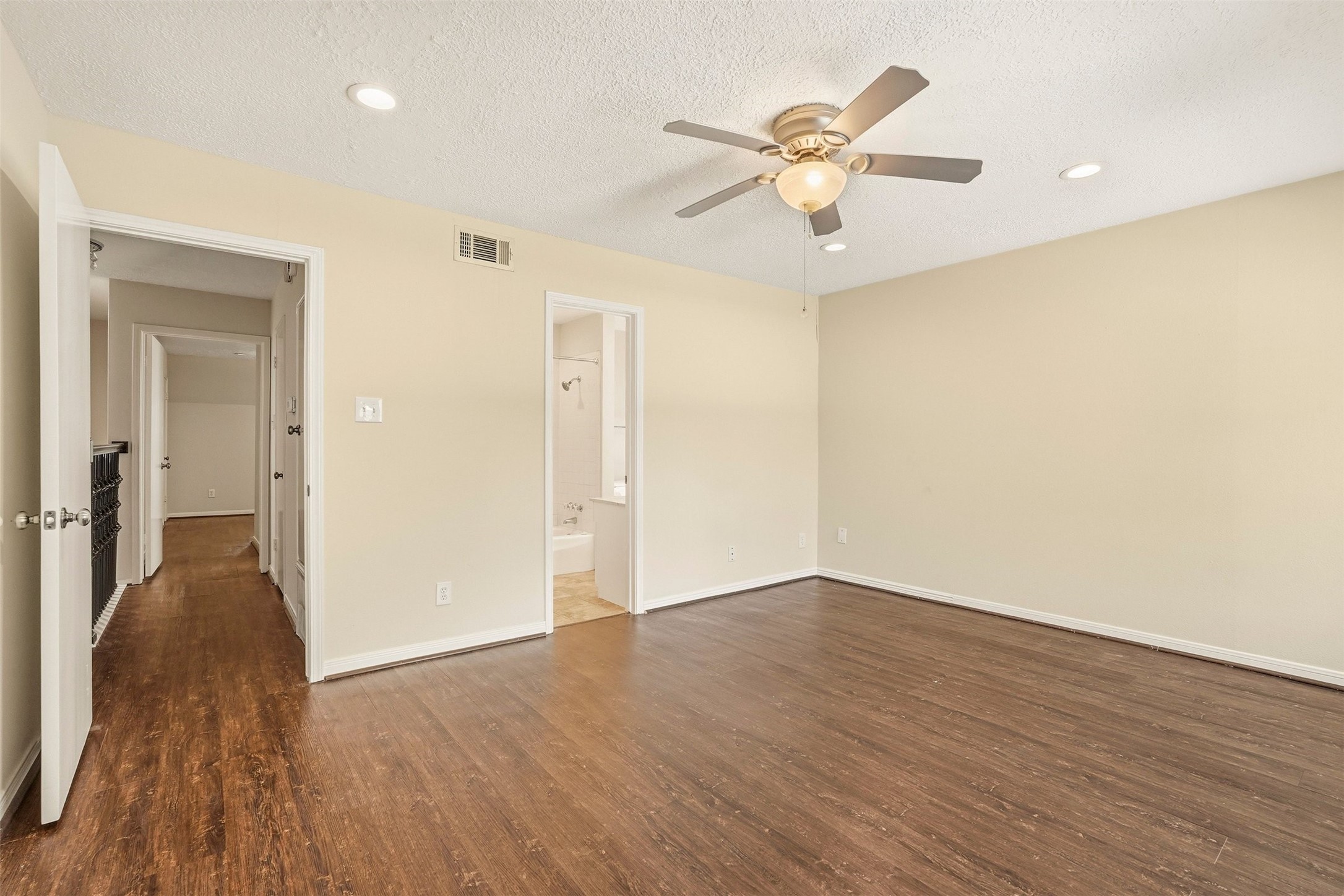 496 N Post Oak Lane 496 Property Photo 20
