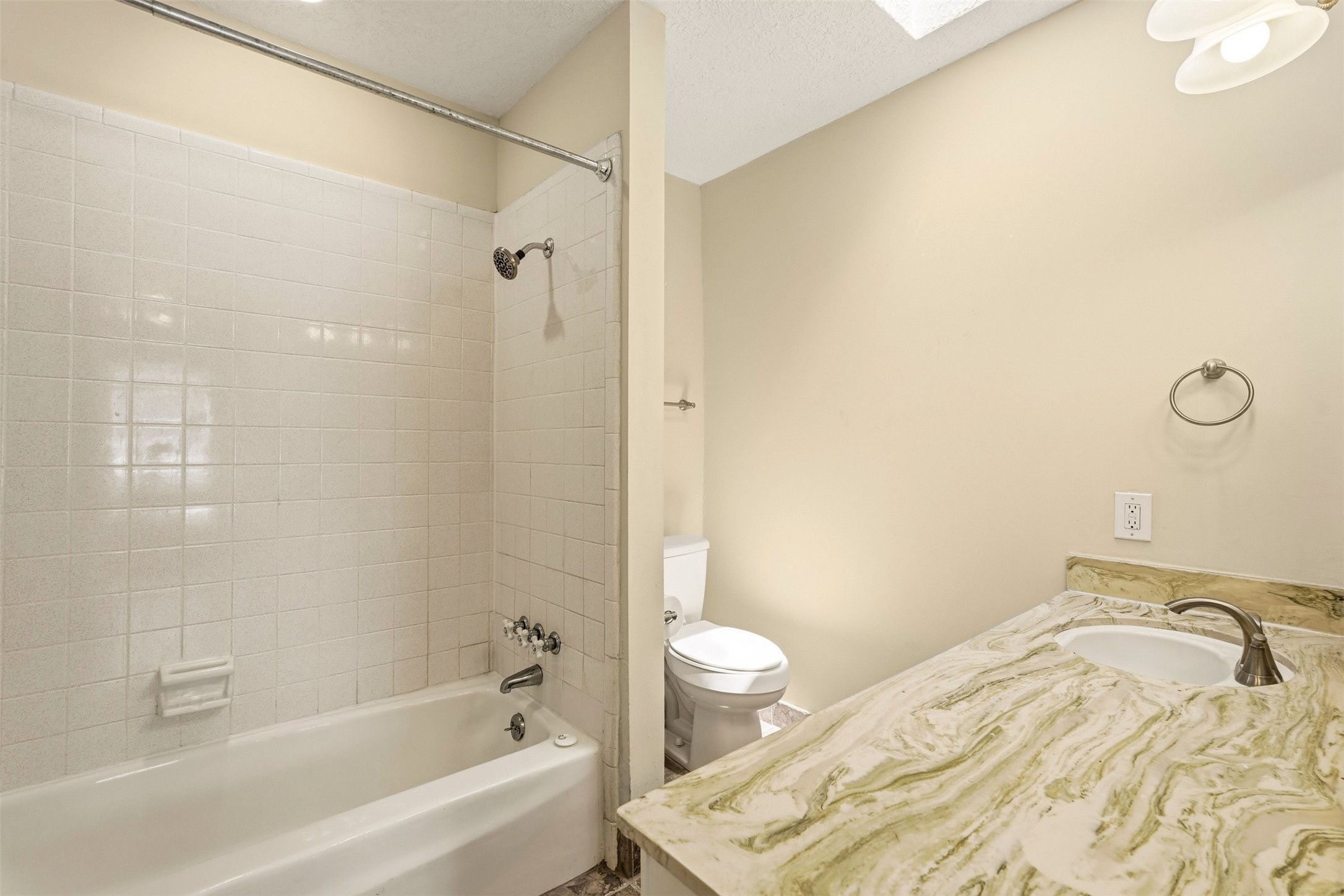 496 N Post Oak Lane 496 Property Photo 22