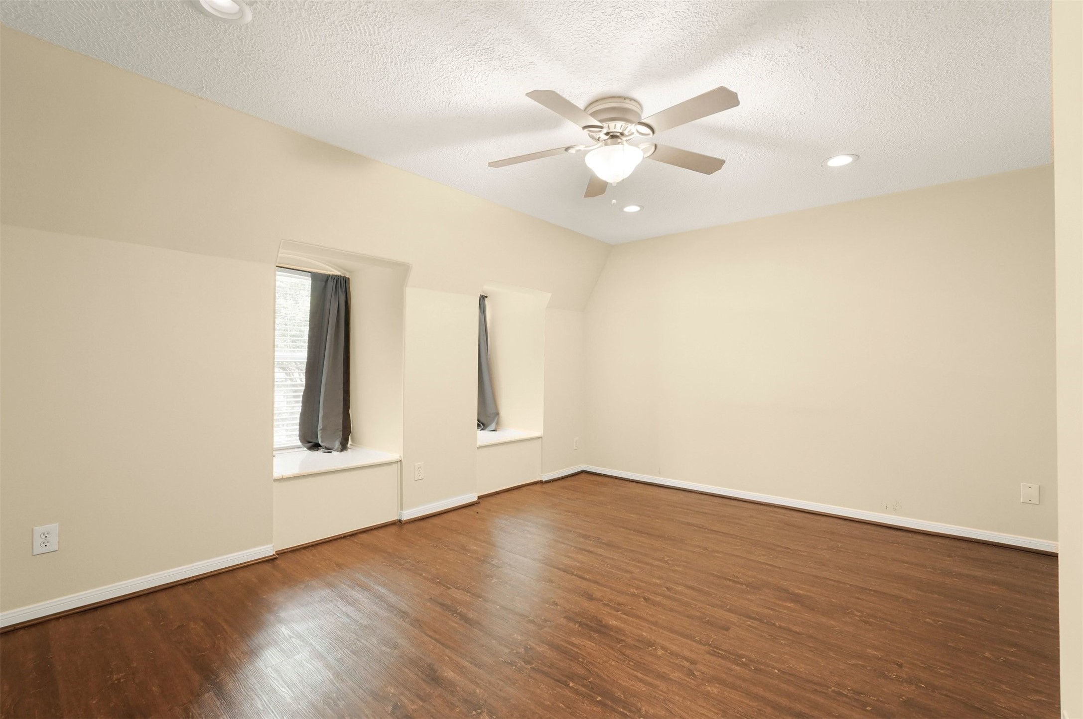 496 N Post Oak Lane 496 Property Photo 24