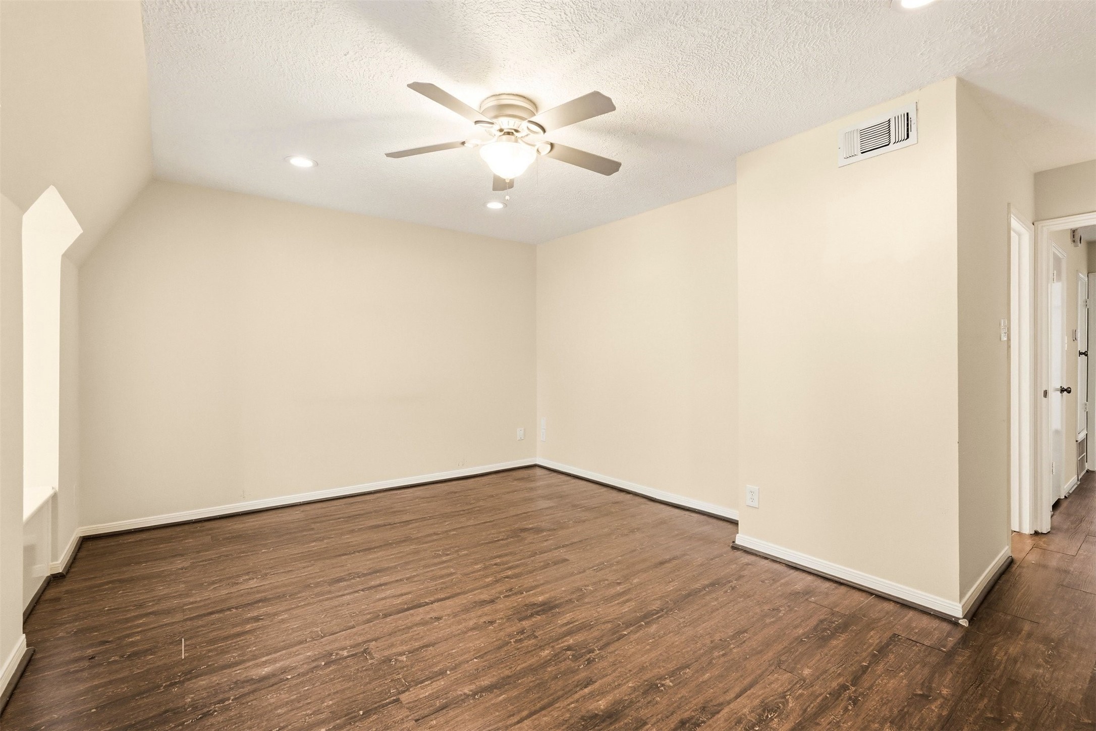 496 N Post Oak Lane 496 Property Photo 25