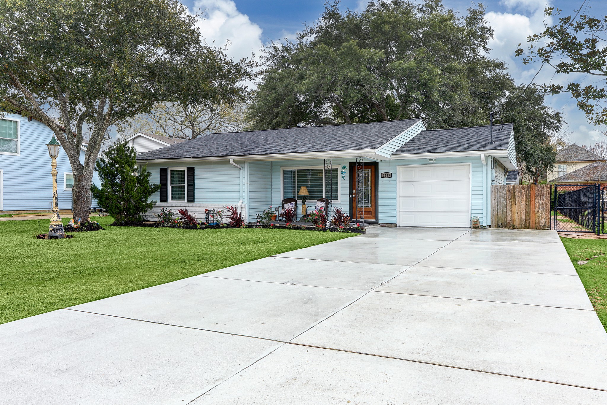 4449 Shady Lake Drive Property Photo 1