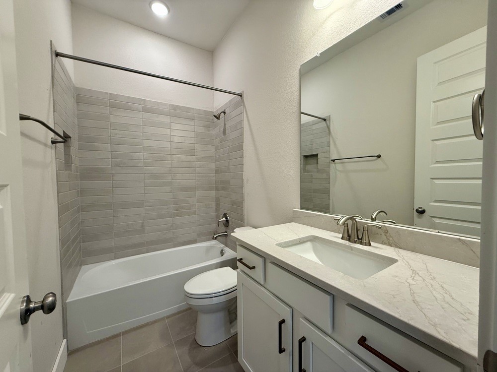 8951 Blackwoods Court Property Photo 7