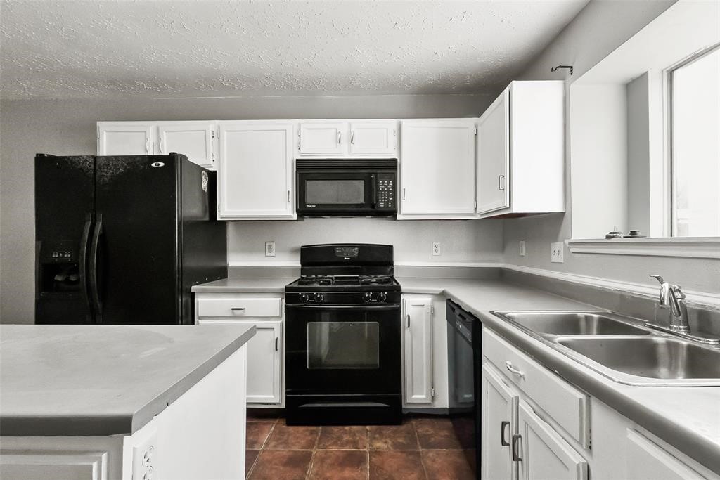 24123 Red Sky Drive Property Photo 9
