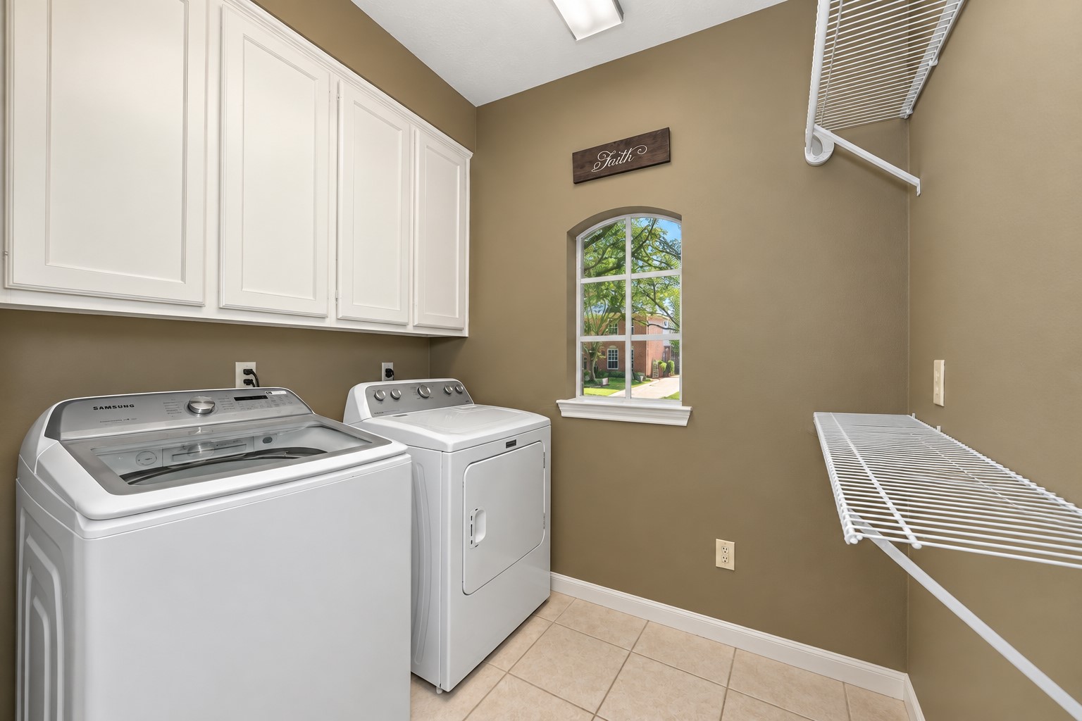 1515 Moon Shadow Court Property Photo 21