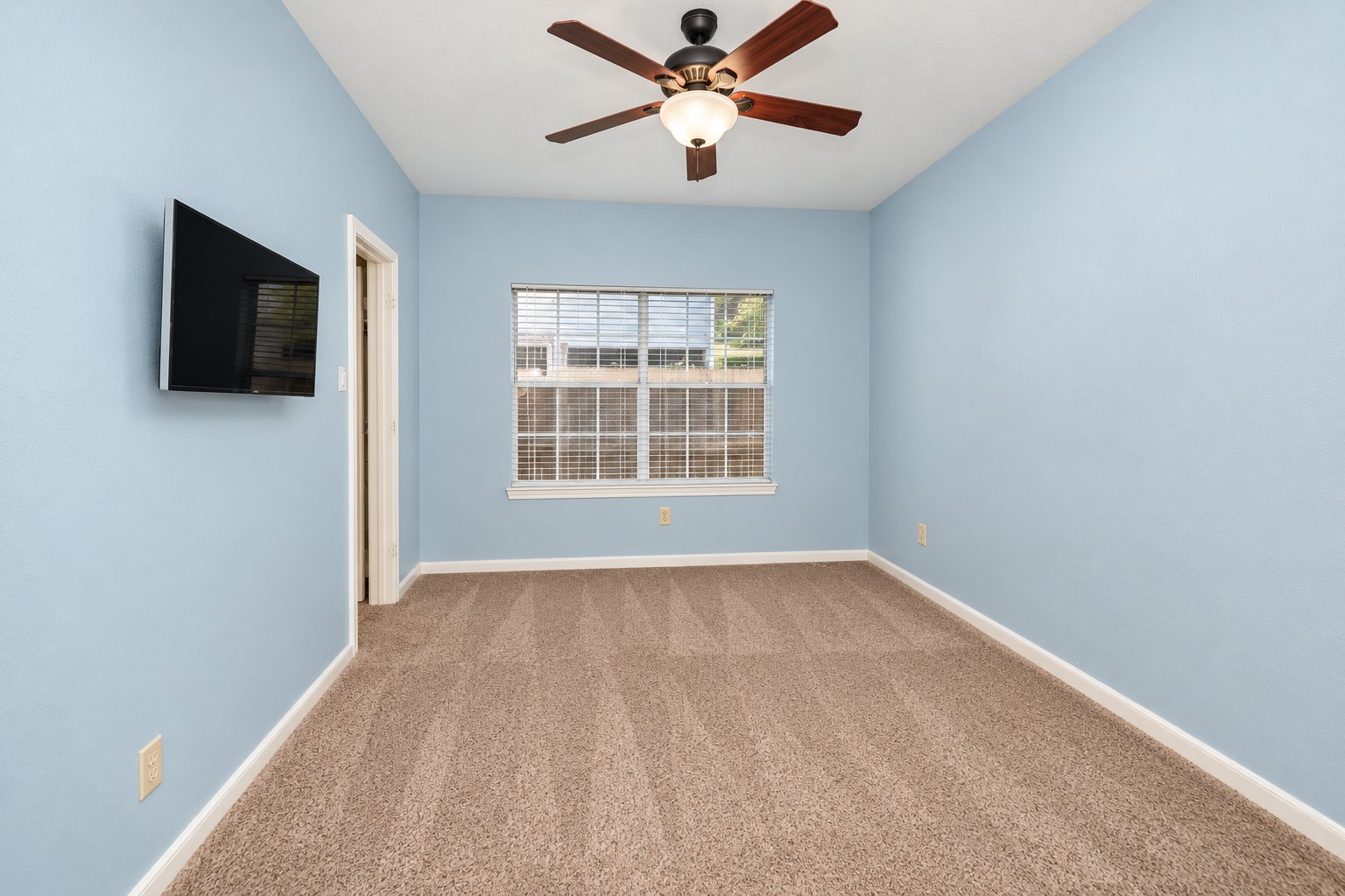 1515 Moon Shadow Court Property Photo 27