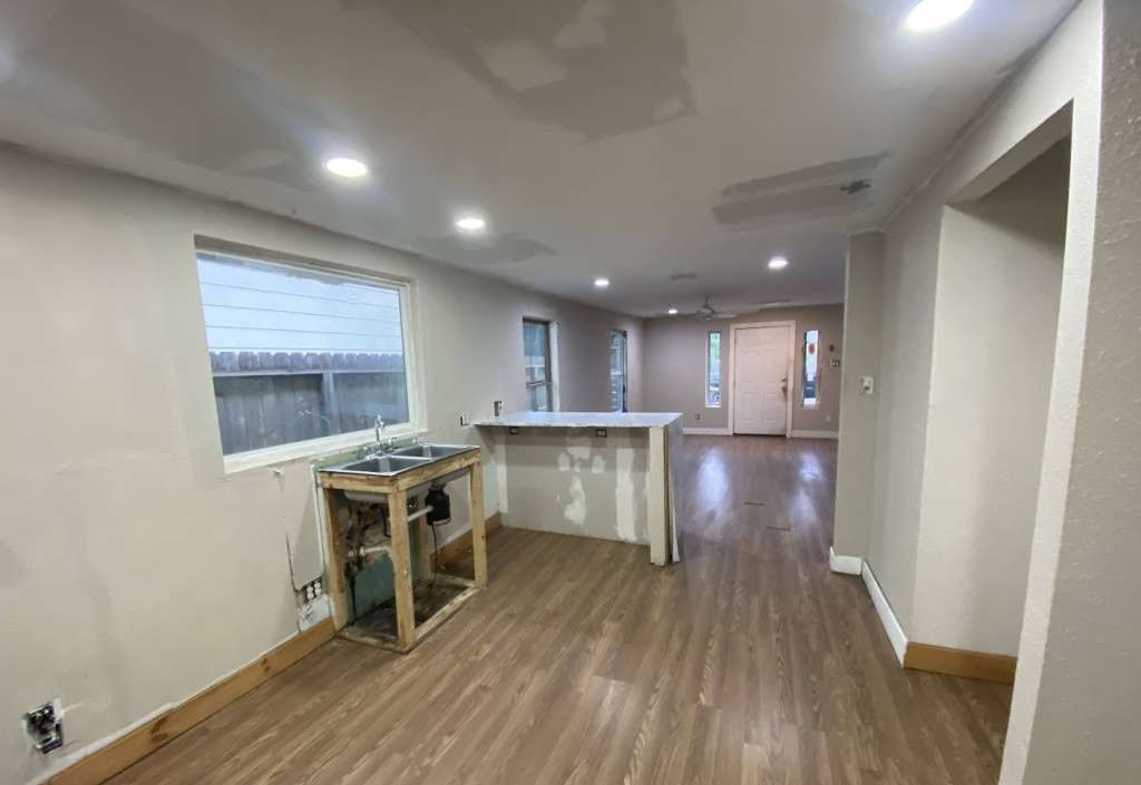 820 E 38th Street Property Photo 5