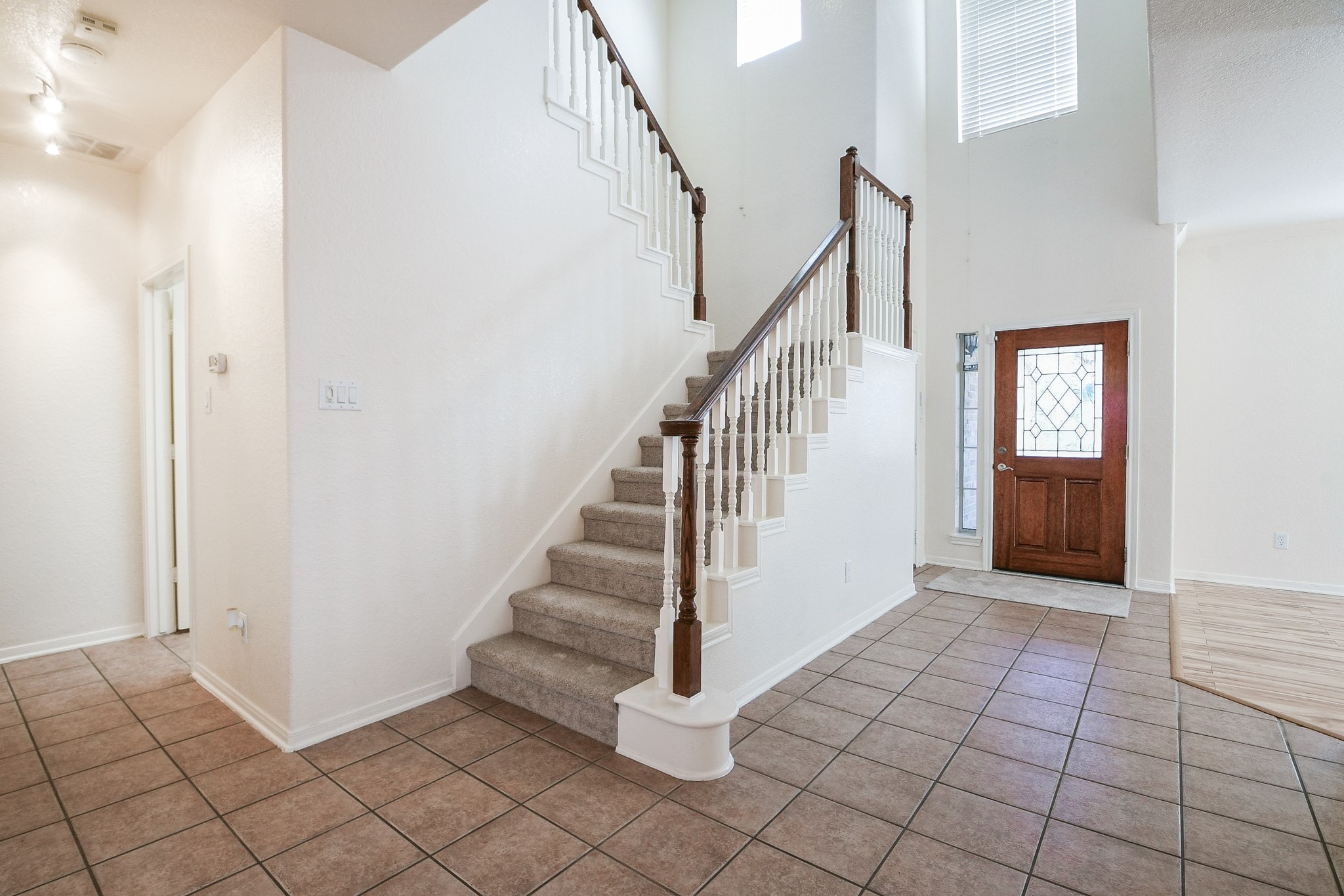251 N Wimberly Way Property Photo 5