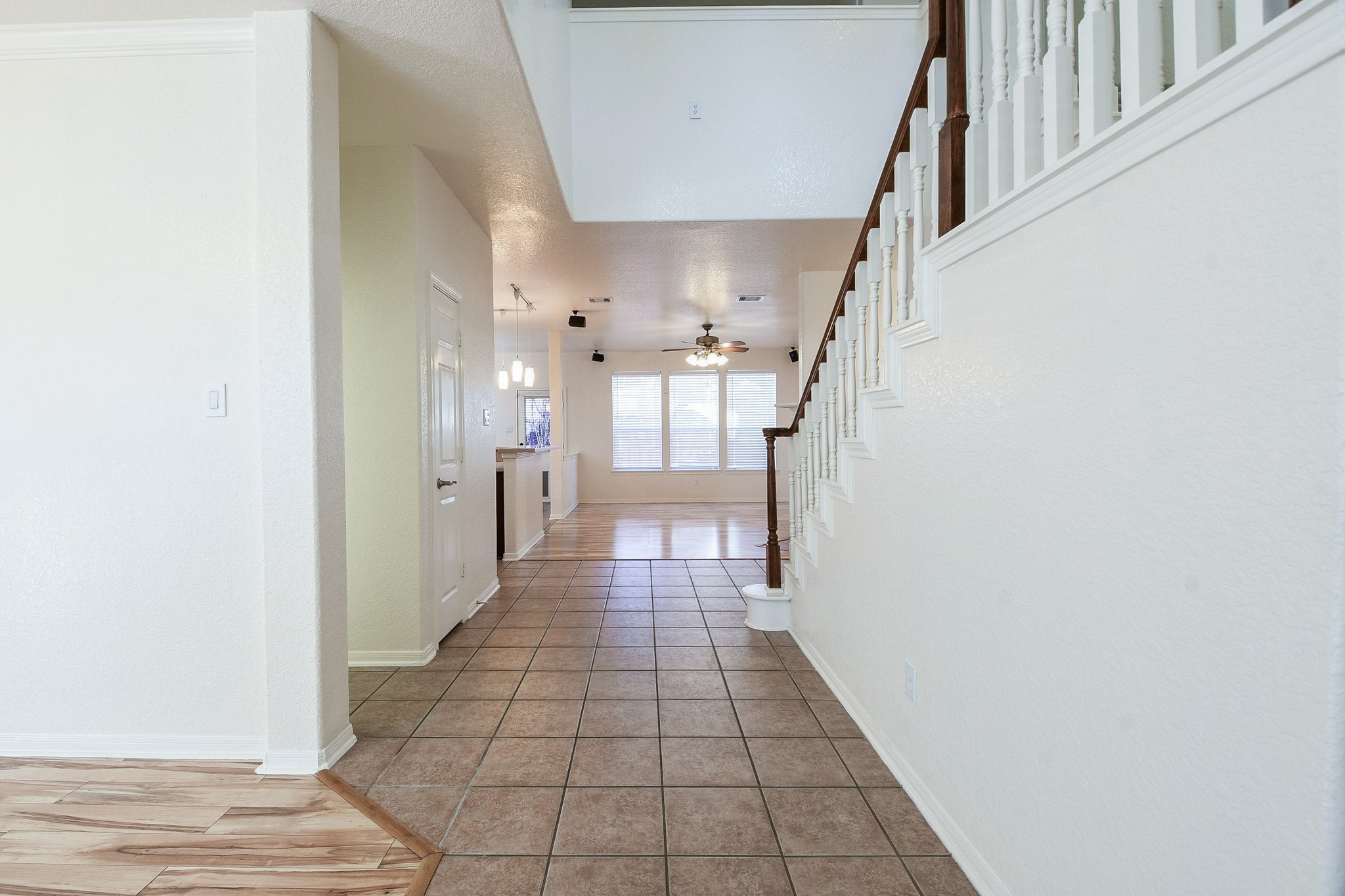 251 N Wimberly Way Property Photo 6