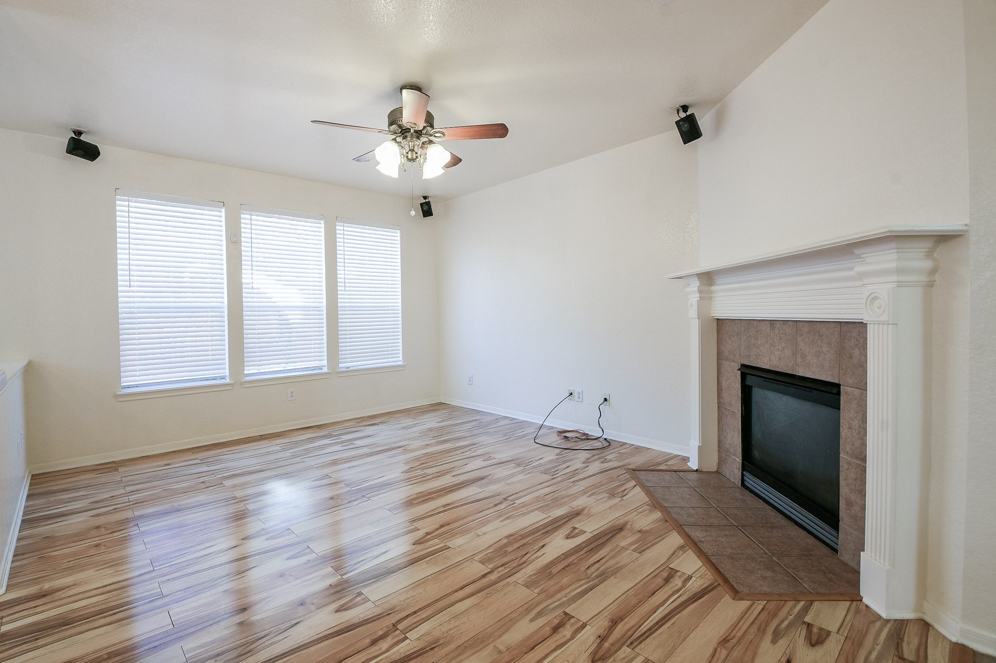 251 N Wimberly Way Property Photo 8