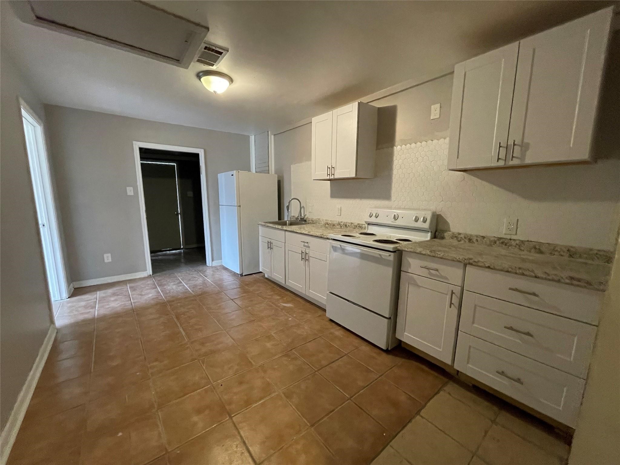 8321 Homewood Lane A Property Photo 3