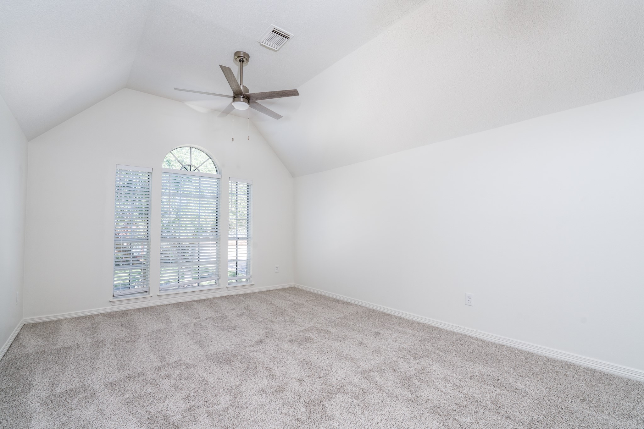 302 Kingfisher Drive Property Photo 29
