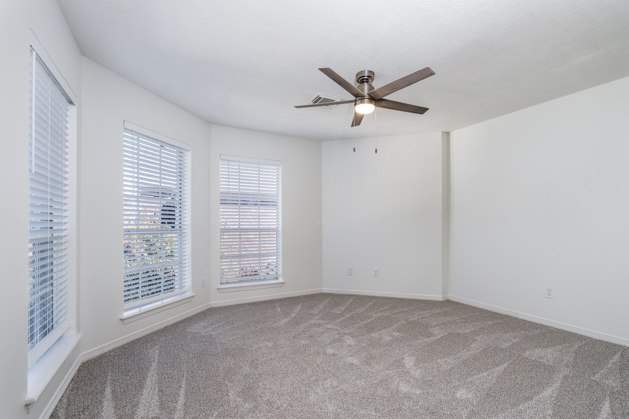 302 Kingfisher Drive Property Photo 31
