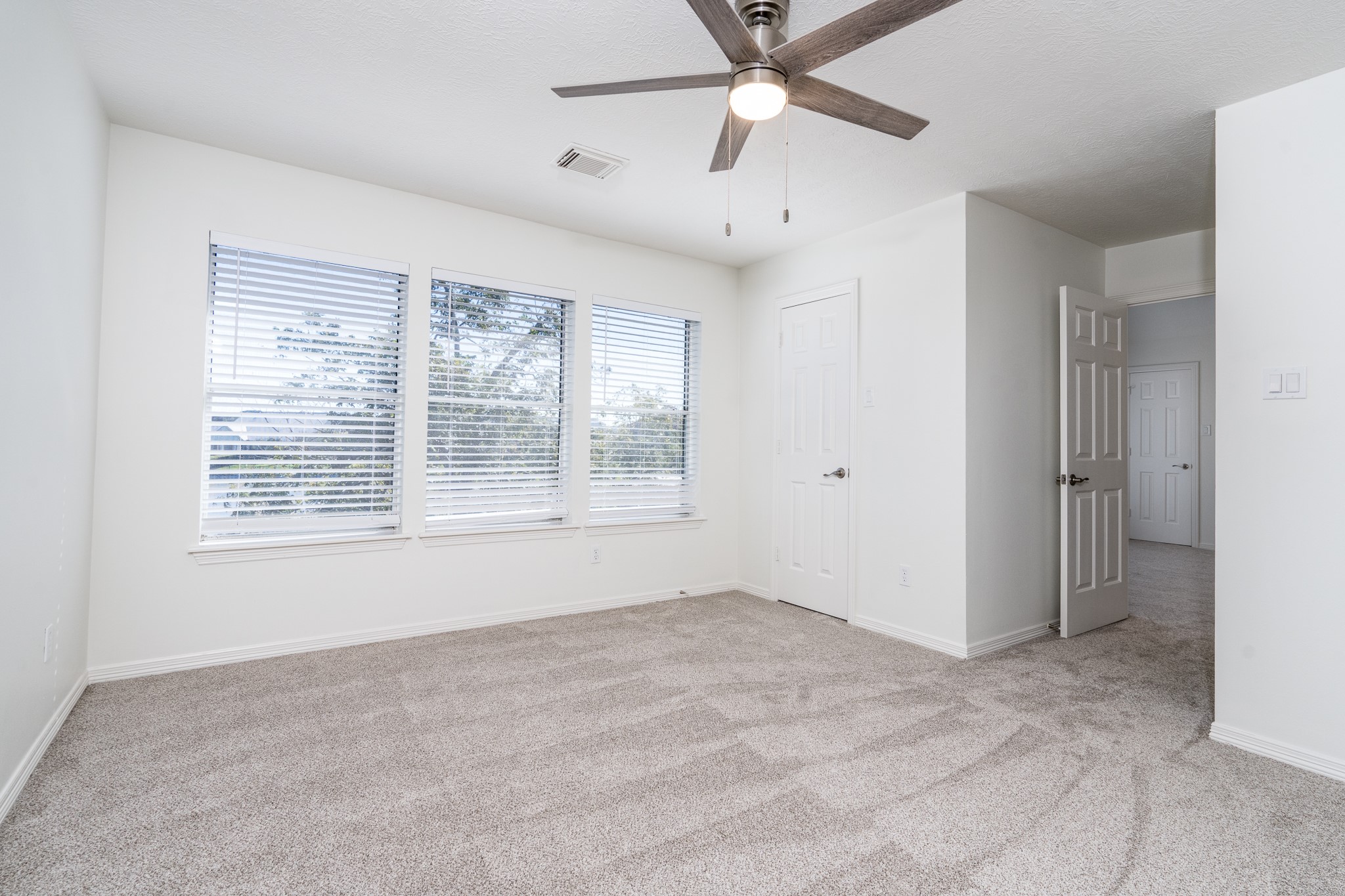 302 Kingfisher Drive Property Photo 34