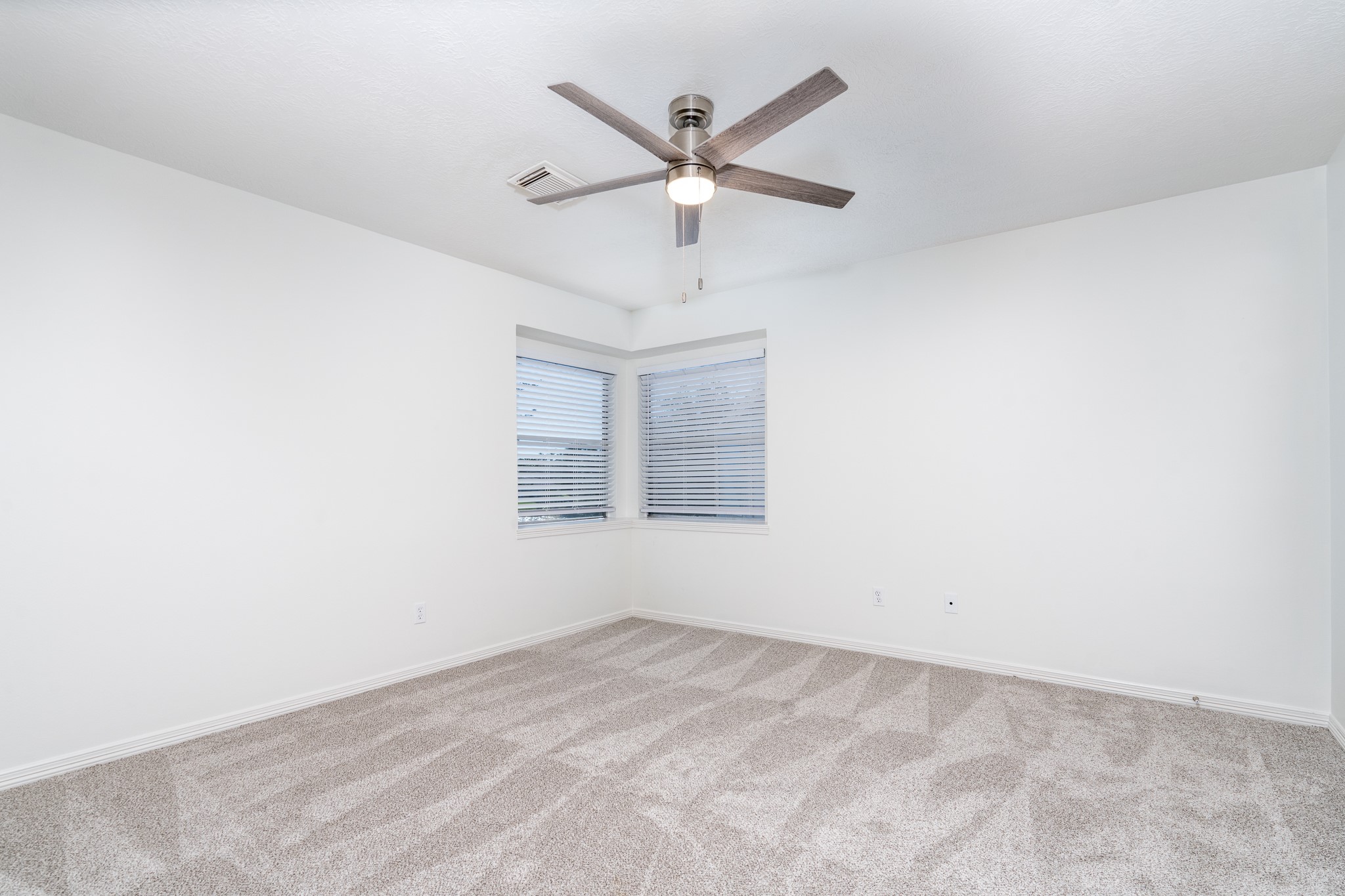 302 Kingfisher Drive Property Photo 35